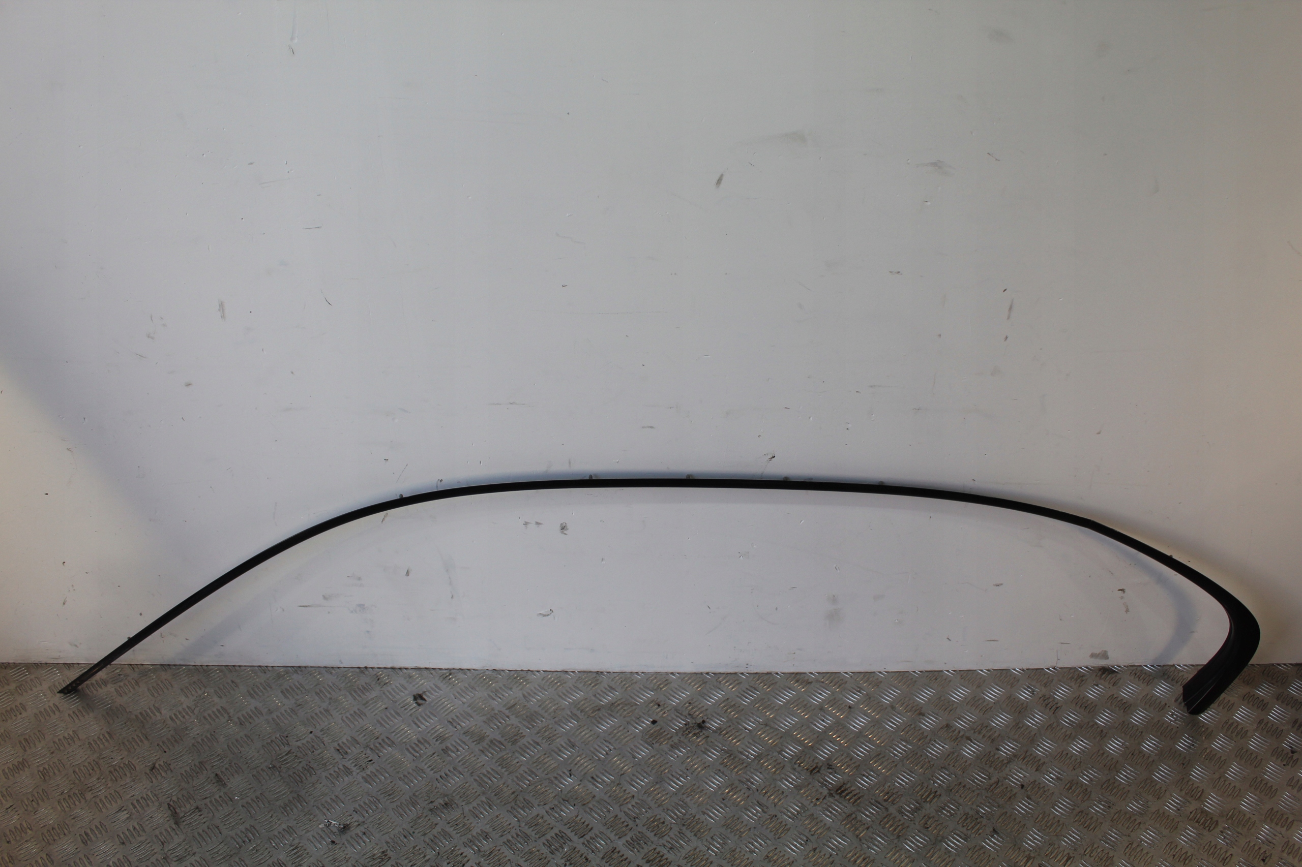 lišta střešním levá 7220187 BMW M3 E90 LIFT