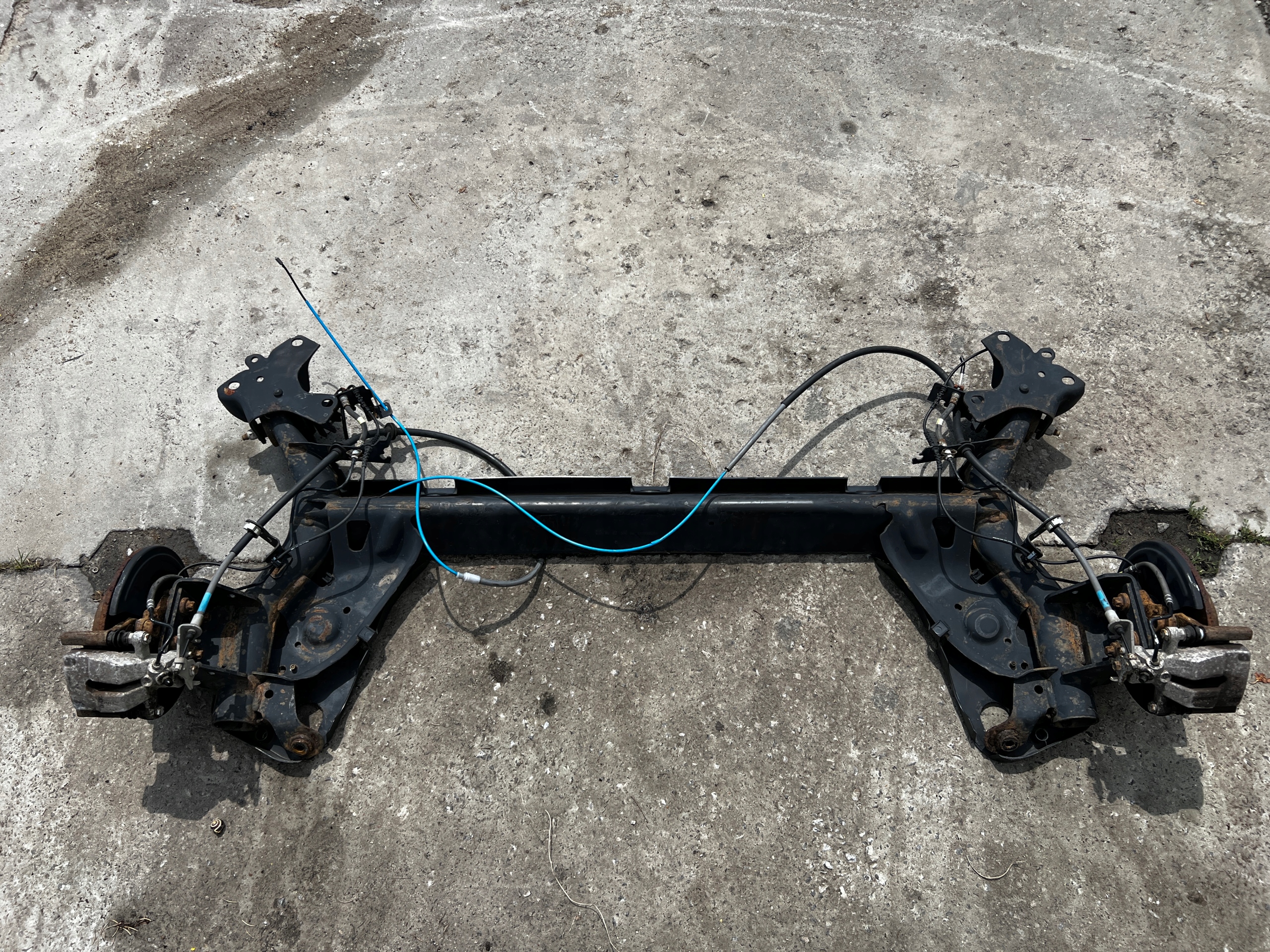 KOMPLET BELKA OŚ ZAWIESZENIE HAMULCE TYŁ TYLNA RENAULT FLUENCE