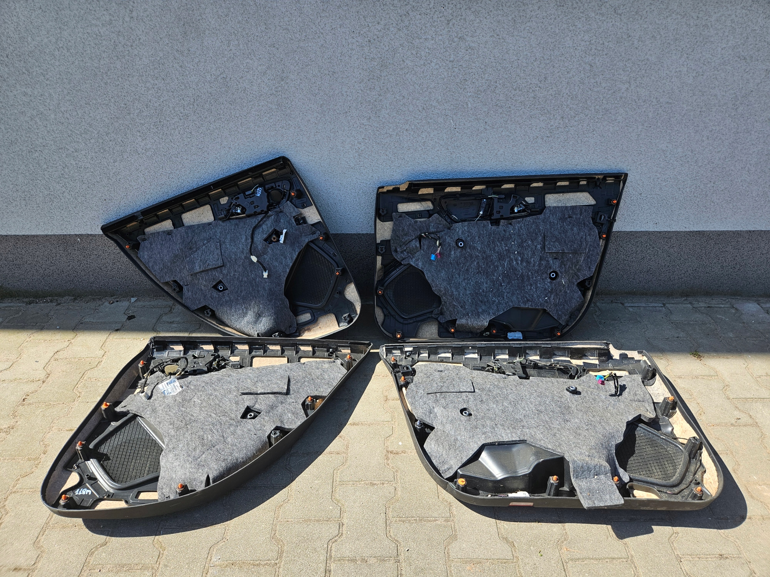 дверные карты кожа mercedes-benz oe A2465406809