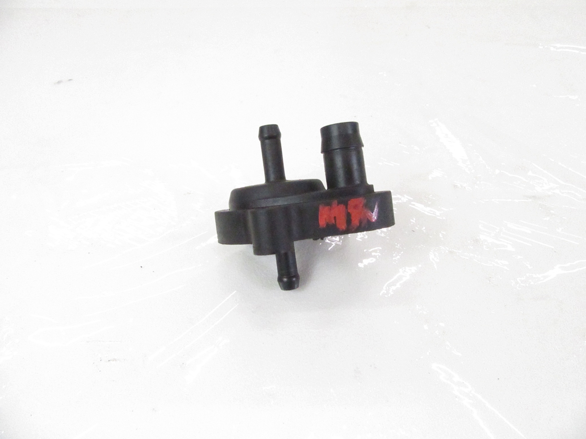 ventil zwrotny goriva BMW e38 e39 e46 e53 1.8 2.0 2.5 3.0 m47n M57 M57n