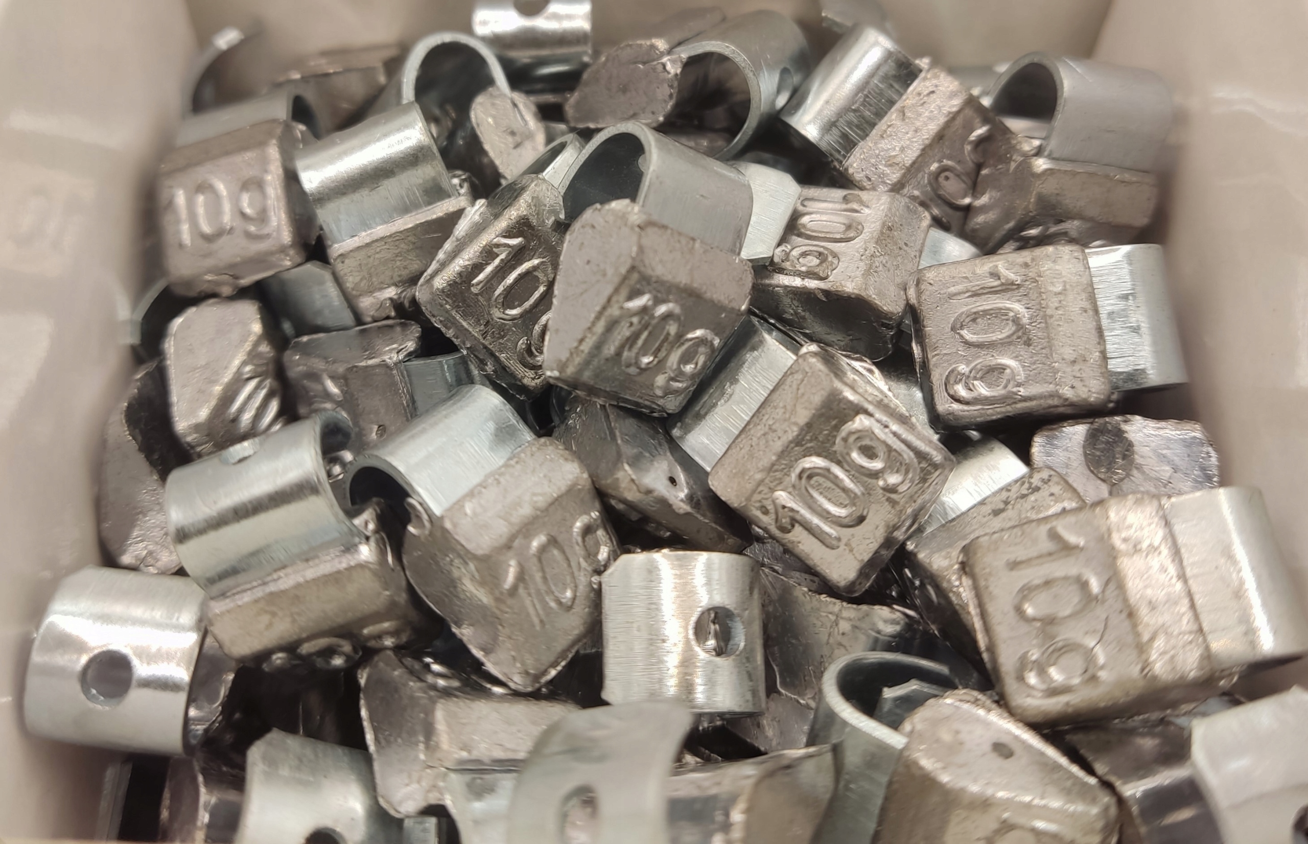 Ciężarki Ołowiane Ciężarek Ołowiany Pb do felg Aluminiowych 10gr 100szt