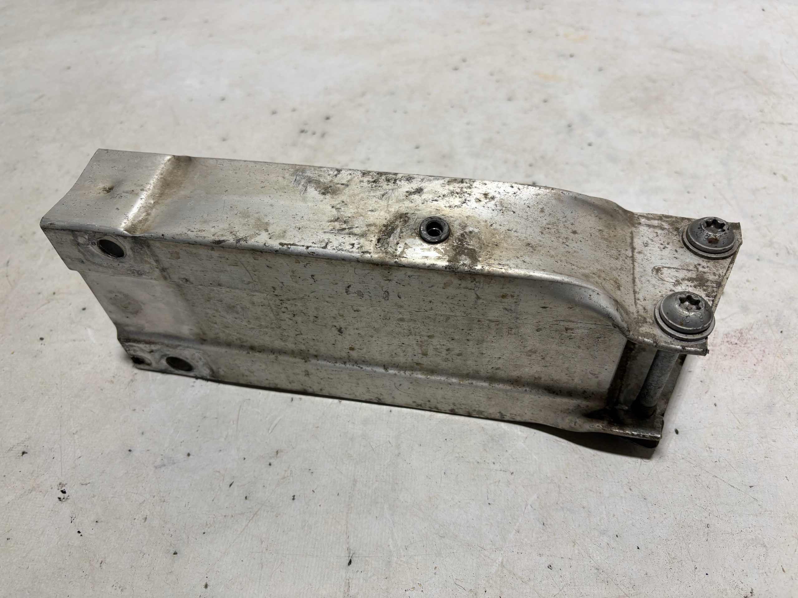 MERCEDES E KLASA W207 C207 beam tips right wall support