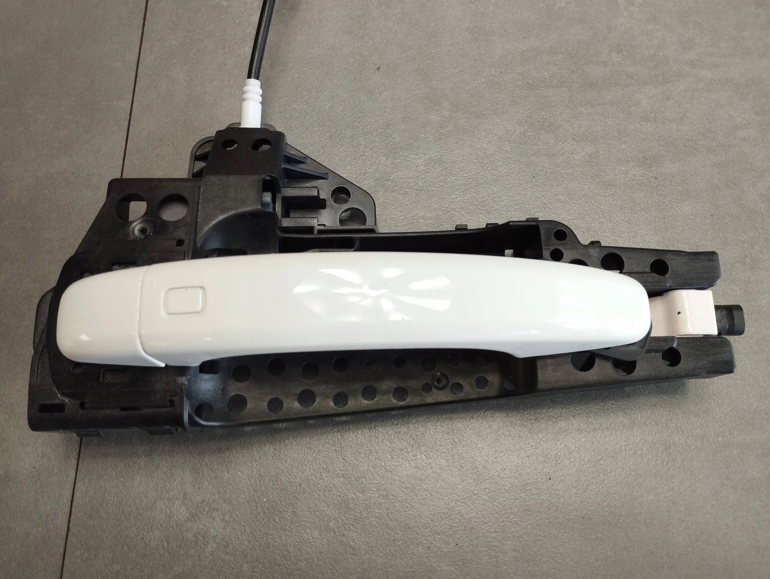 Audi A5 8T handle left rear part KESSY LY9C
