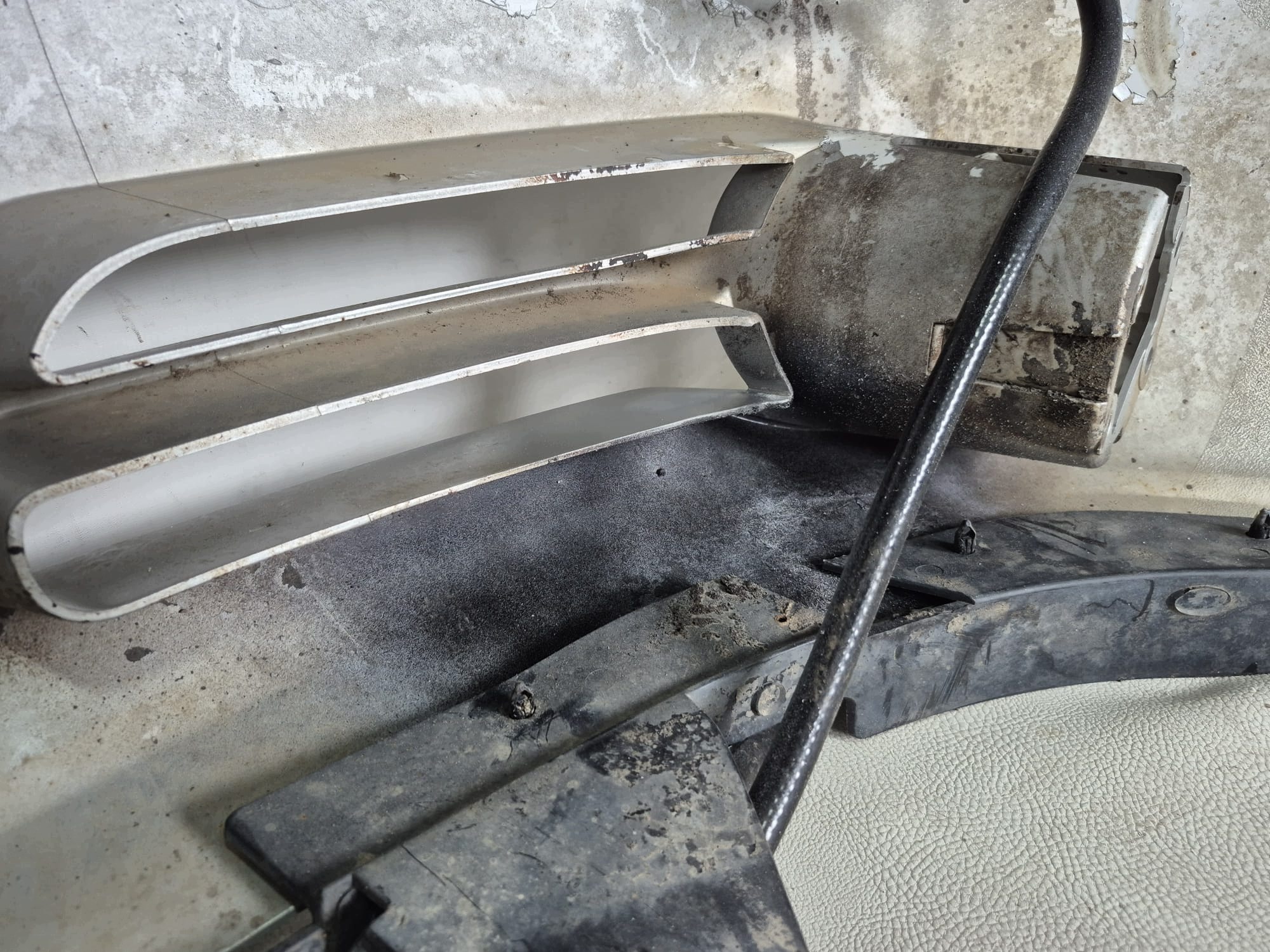 CHRYSLER VOYAGER IV LIFT 05- bumper front front SPR