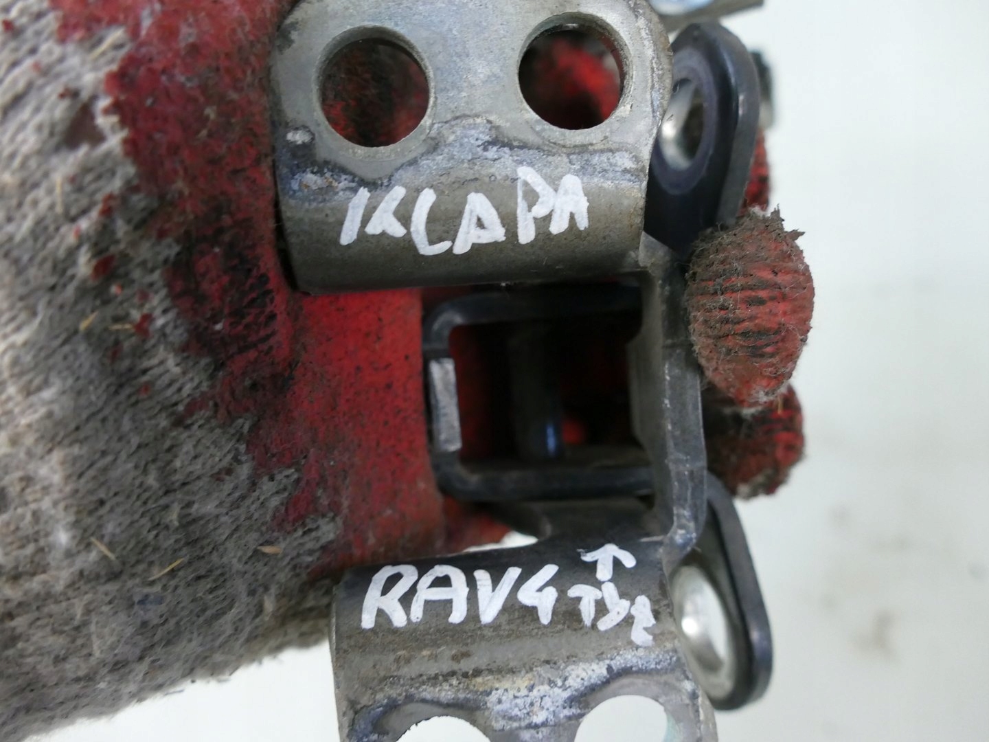 TOYOTA RAV4 II LIFT ZAWIASY KLAPY BAGAŻNIKA ZAWIAS 1E0 5-DRZWI Typ samochodu 4x4/SUV Samochody osobowe