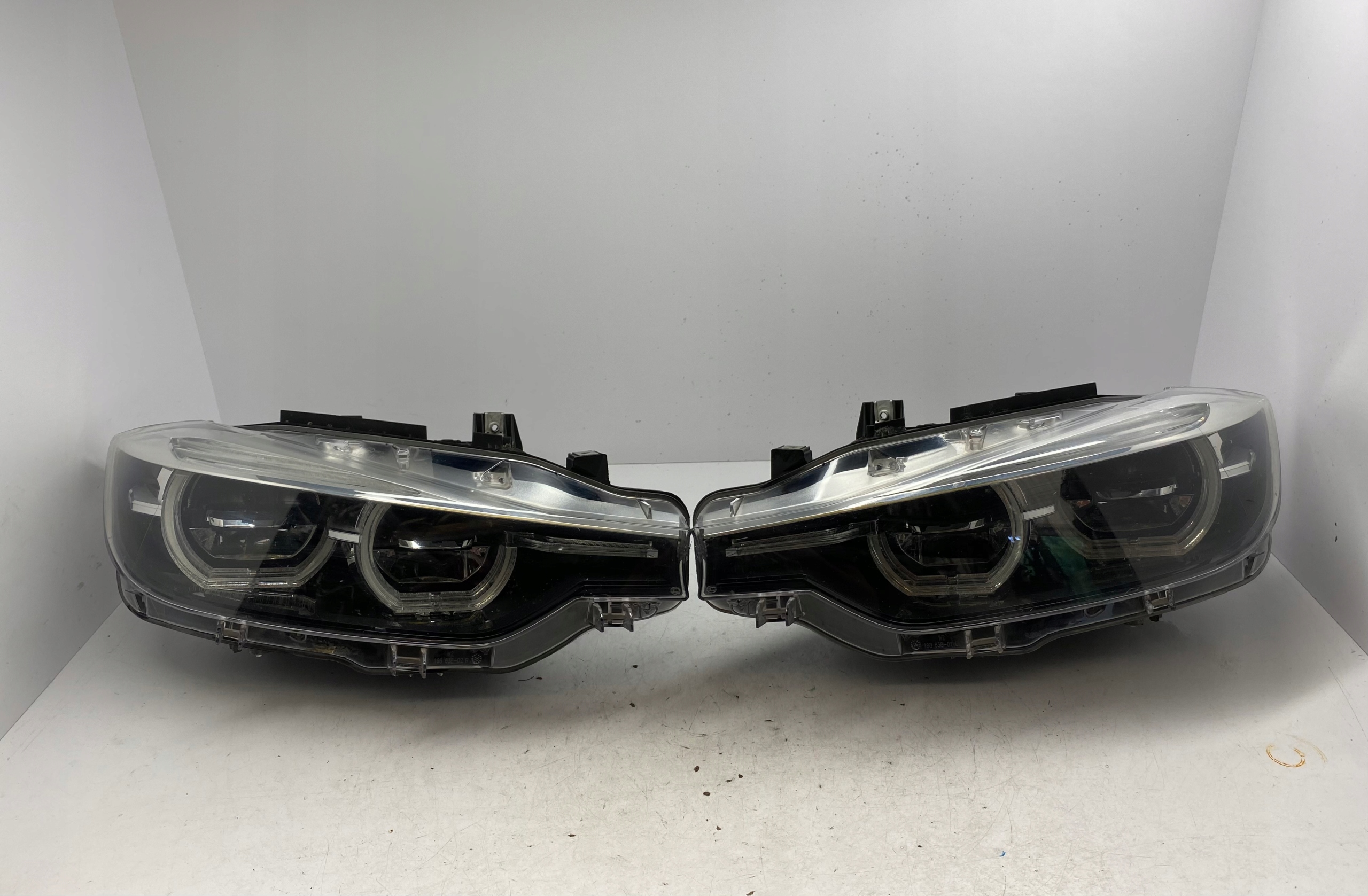 BMW 3 F30 LCI left right ADAPTIVE LED 7492616