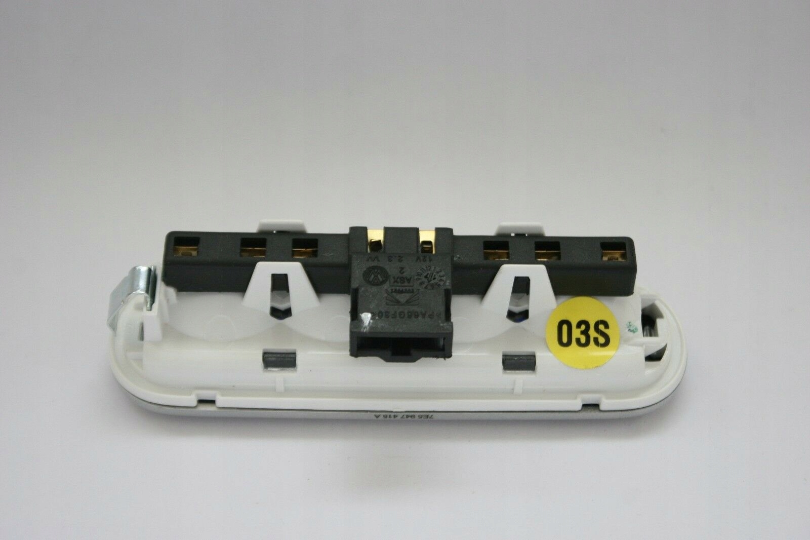 LAMPKA PROGU STOPNIA WEJŚCIOWEGO VW T5 CARAVELLE Jakość części (zgodnie z GVO) O - oryginał z logo producenta pojazdu (OE)