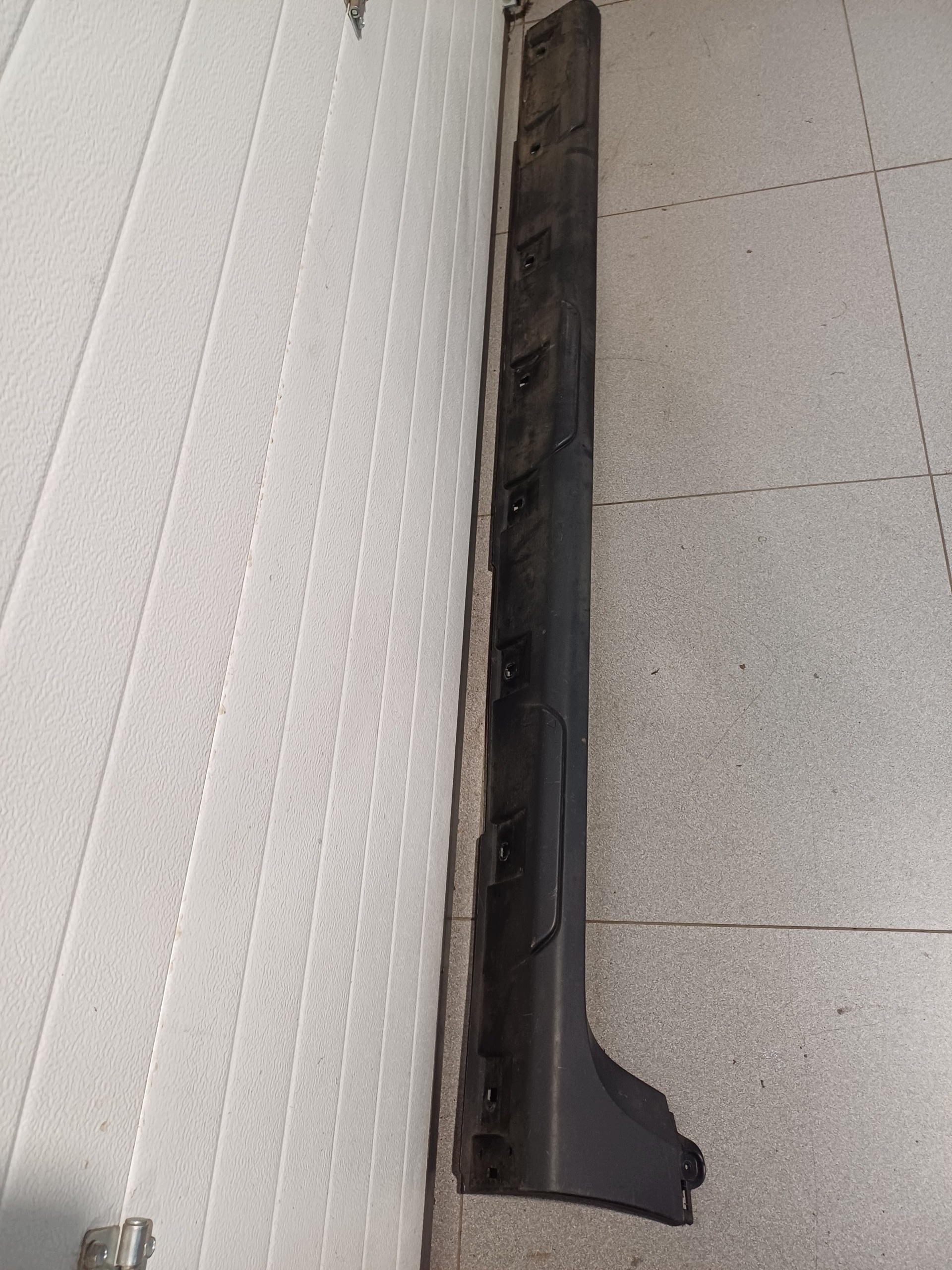 threshold left DACIA JOGGER 764192055R