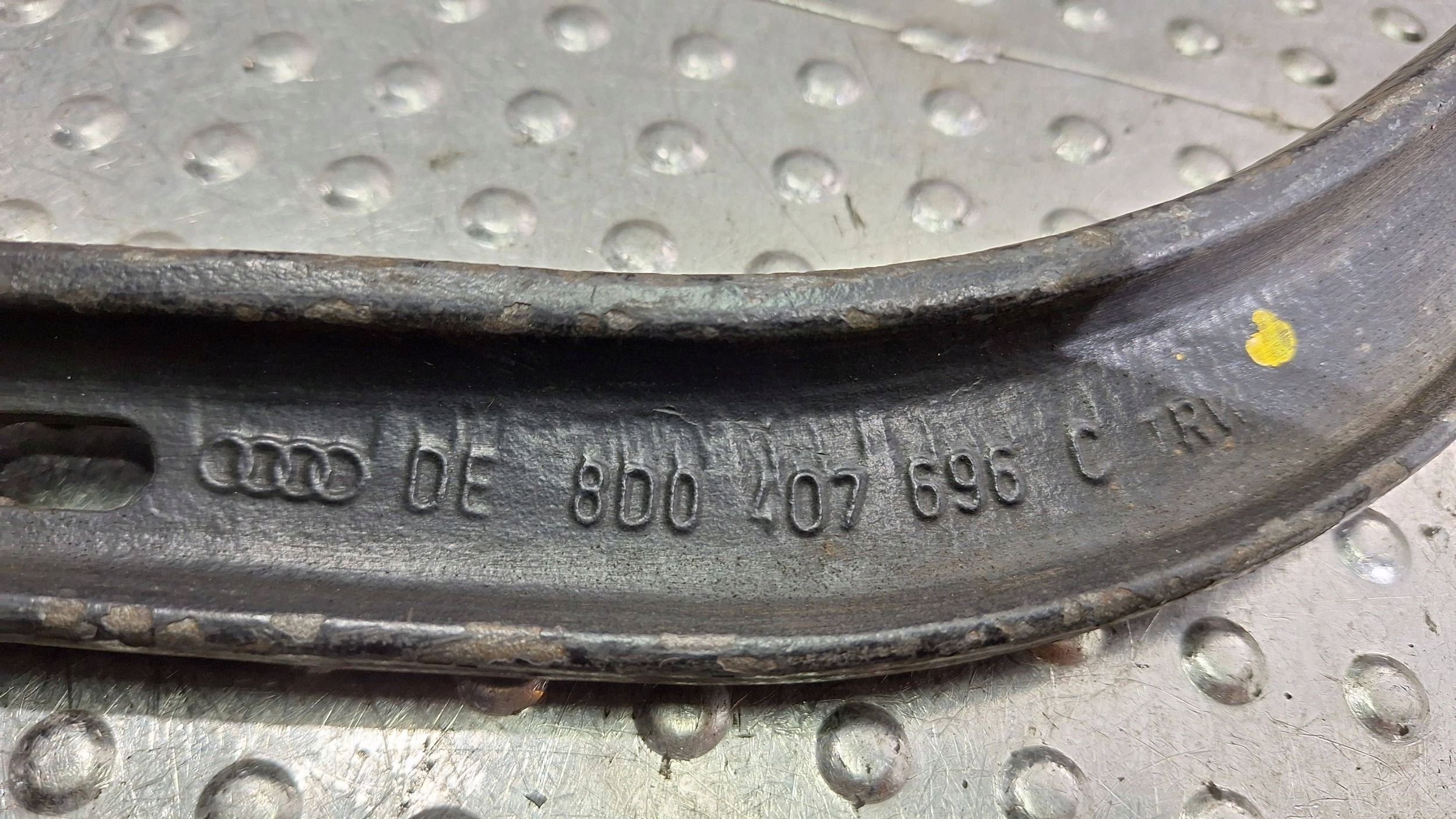 Querlenker rechts vorne 8D0407696C AUDI A4 B5