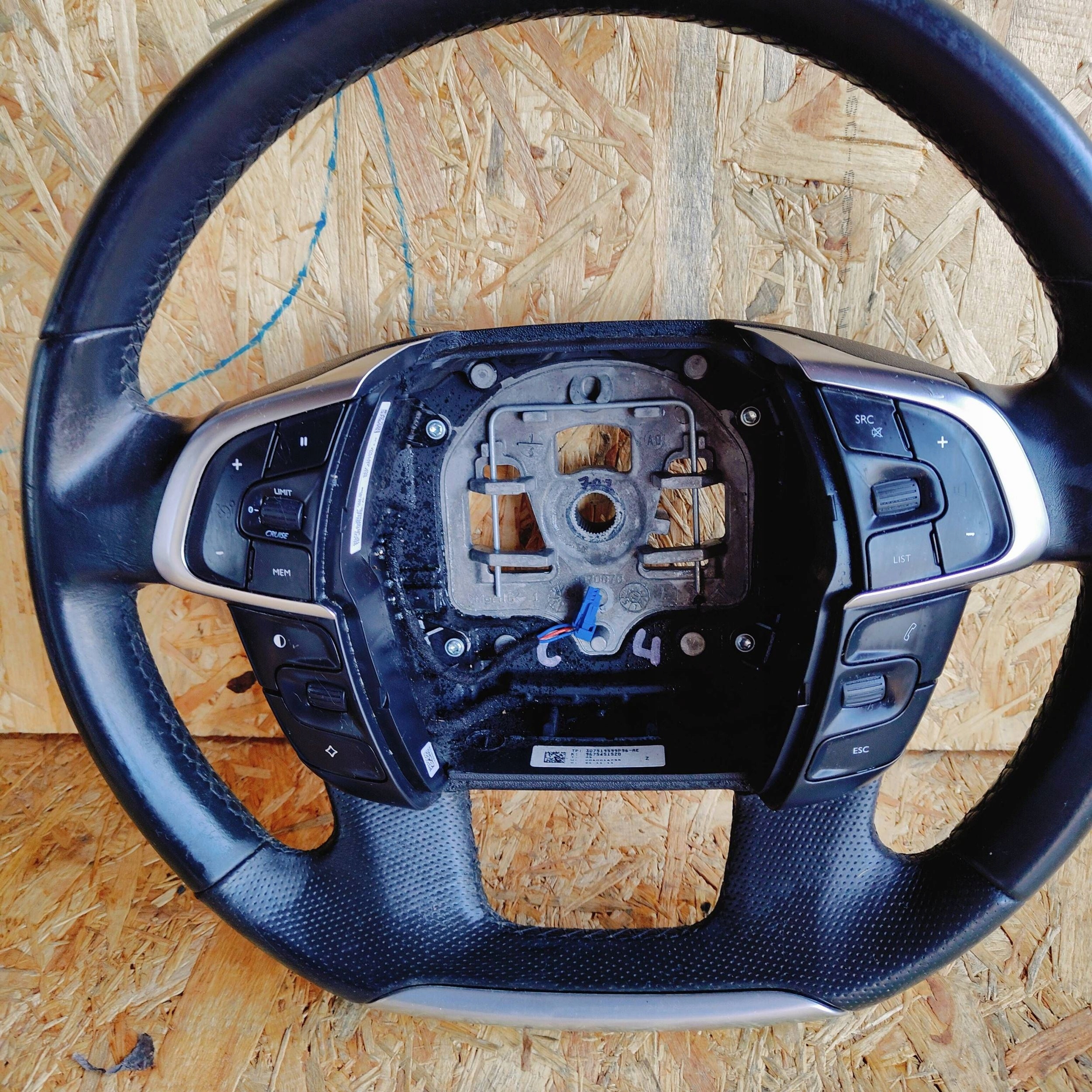 lenkrad Citroen C4 II 96754515zd