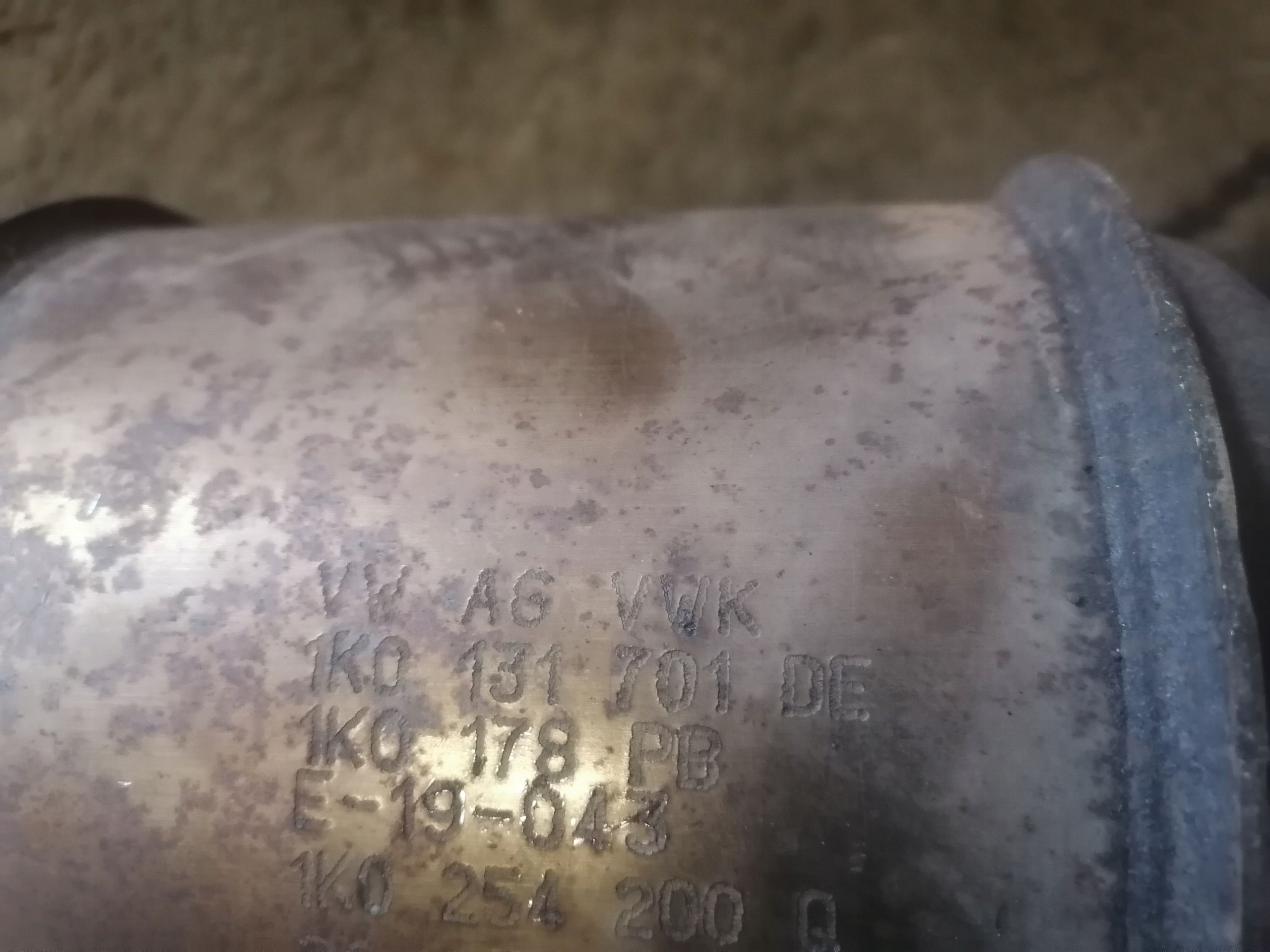 VW Golf 6 AUDI A3 1,4 TSI catalyst 1K0131701DE