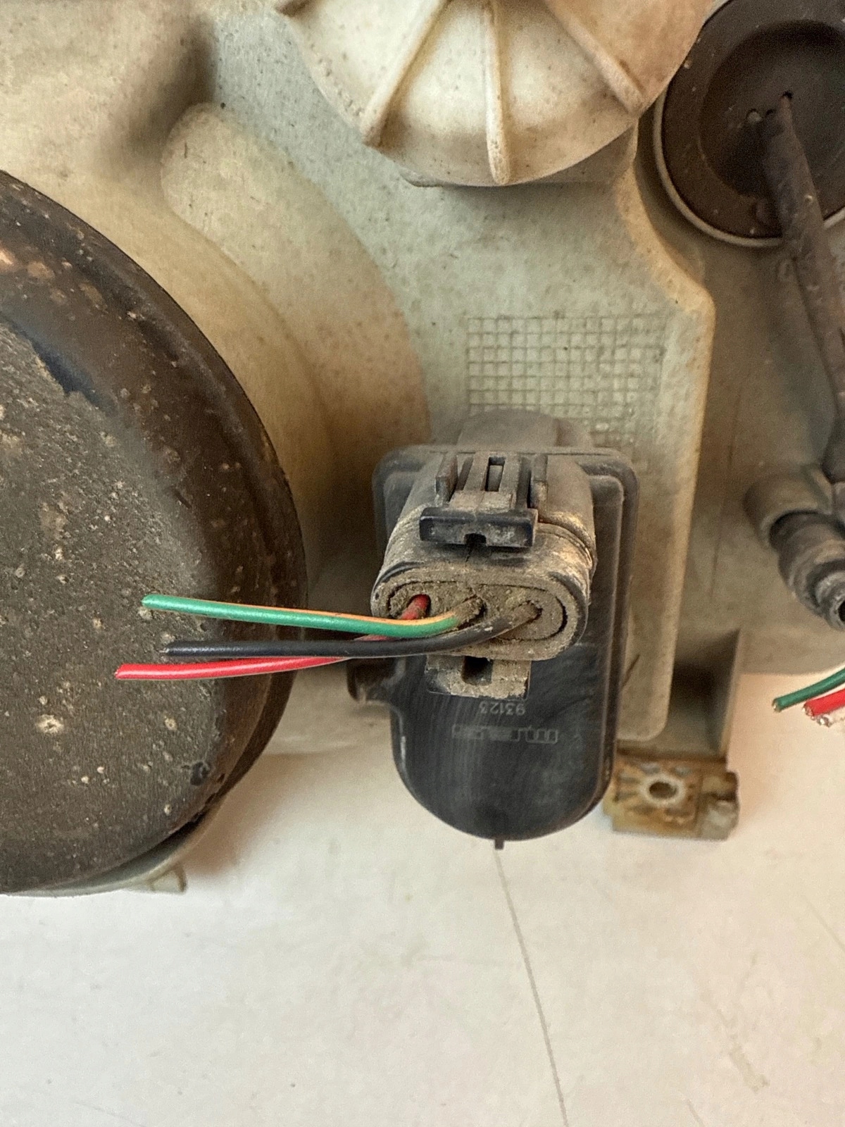 light front front right Mitsubishi Fuso UK Anglik