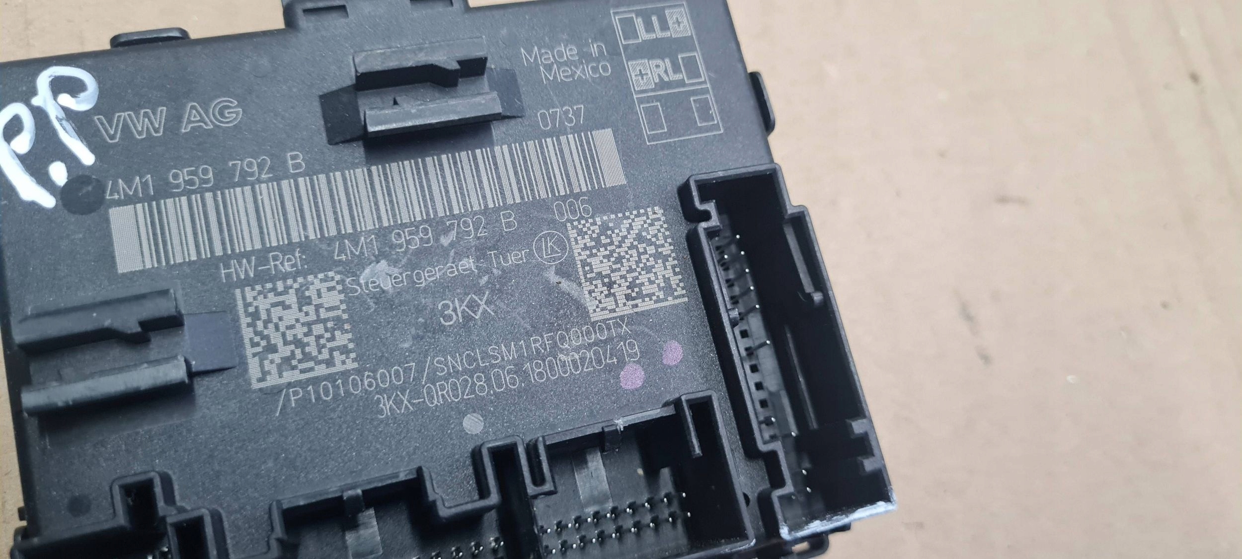 Q5 80A module control unit door right front 4M1959792B