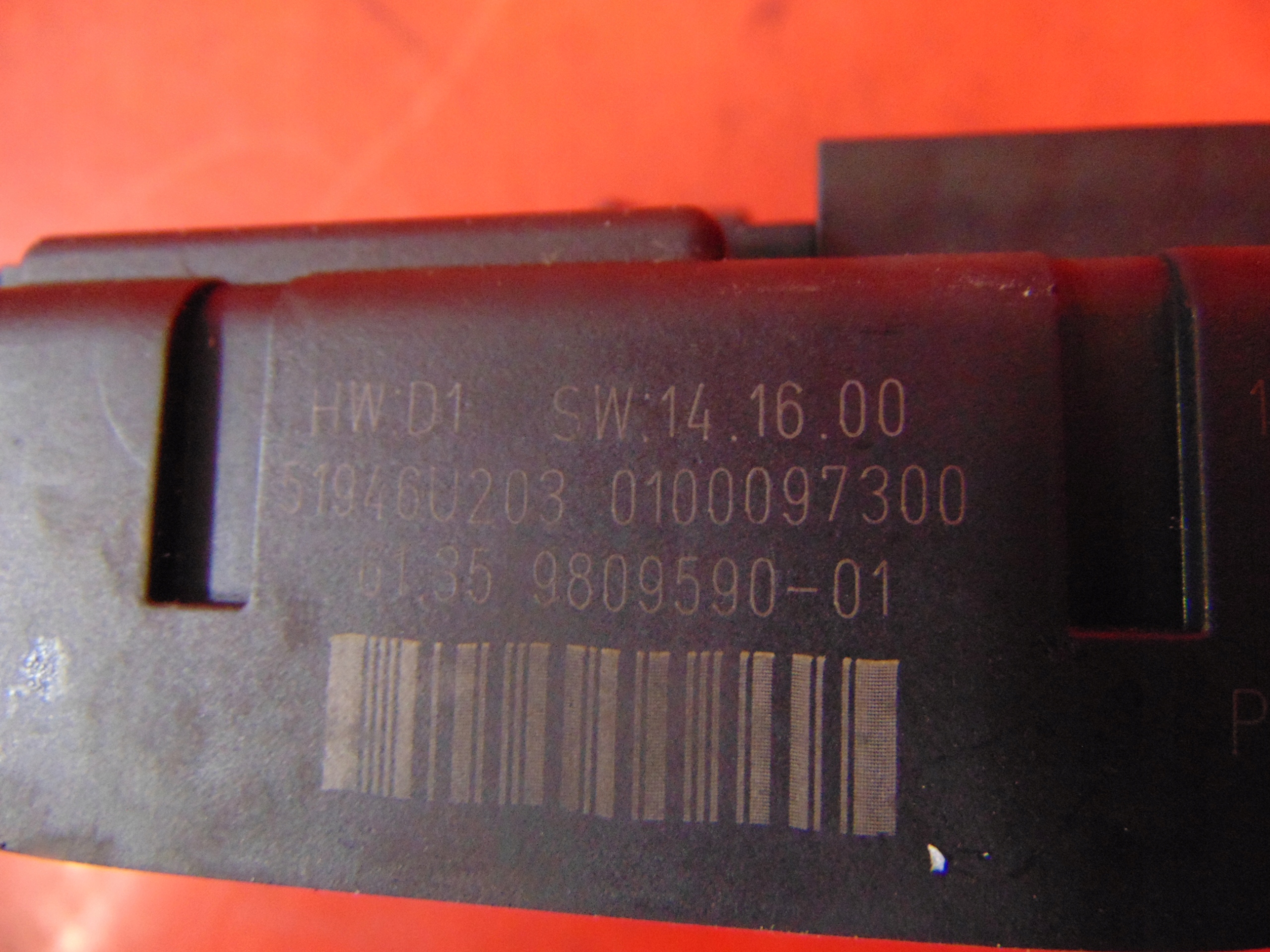 MINI Countryman R60 SKRZYNKA BEZPIECZNIKÓW 9809590 Producent części Mini OE