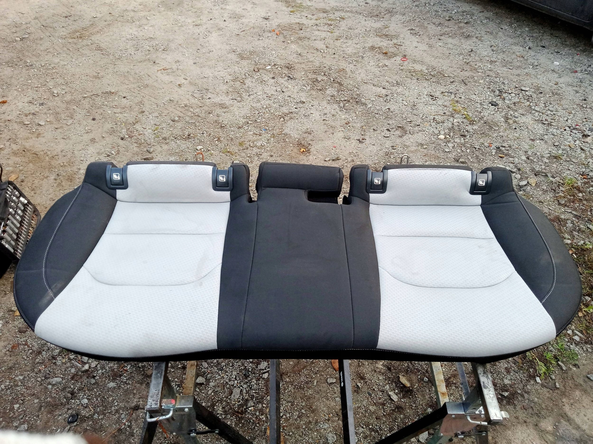 HYUNDAI I30 III HB Sitz heck hinten 89100-G4000 2017