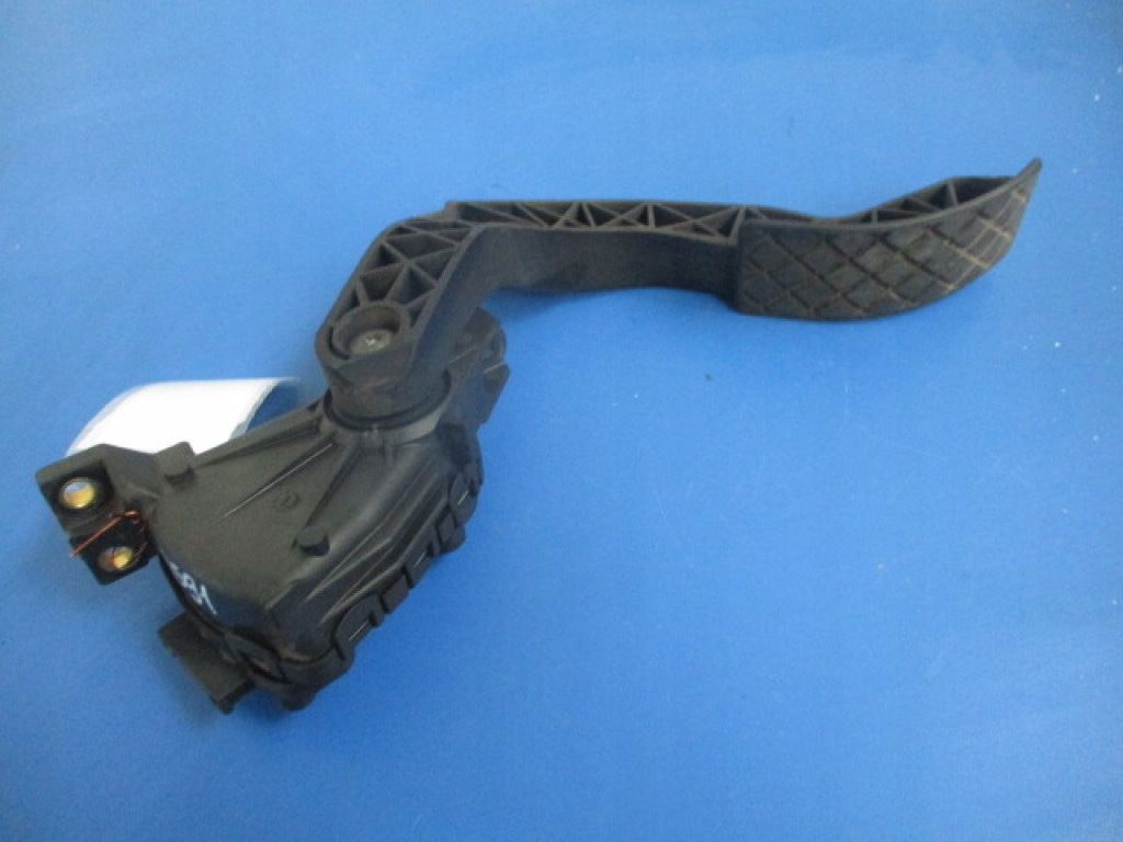 vw PASSAT B5 педаль потенциометр газа 8D2721523F Hella