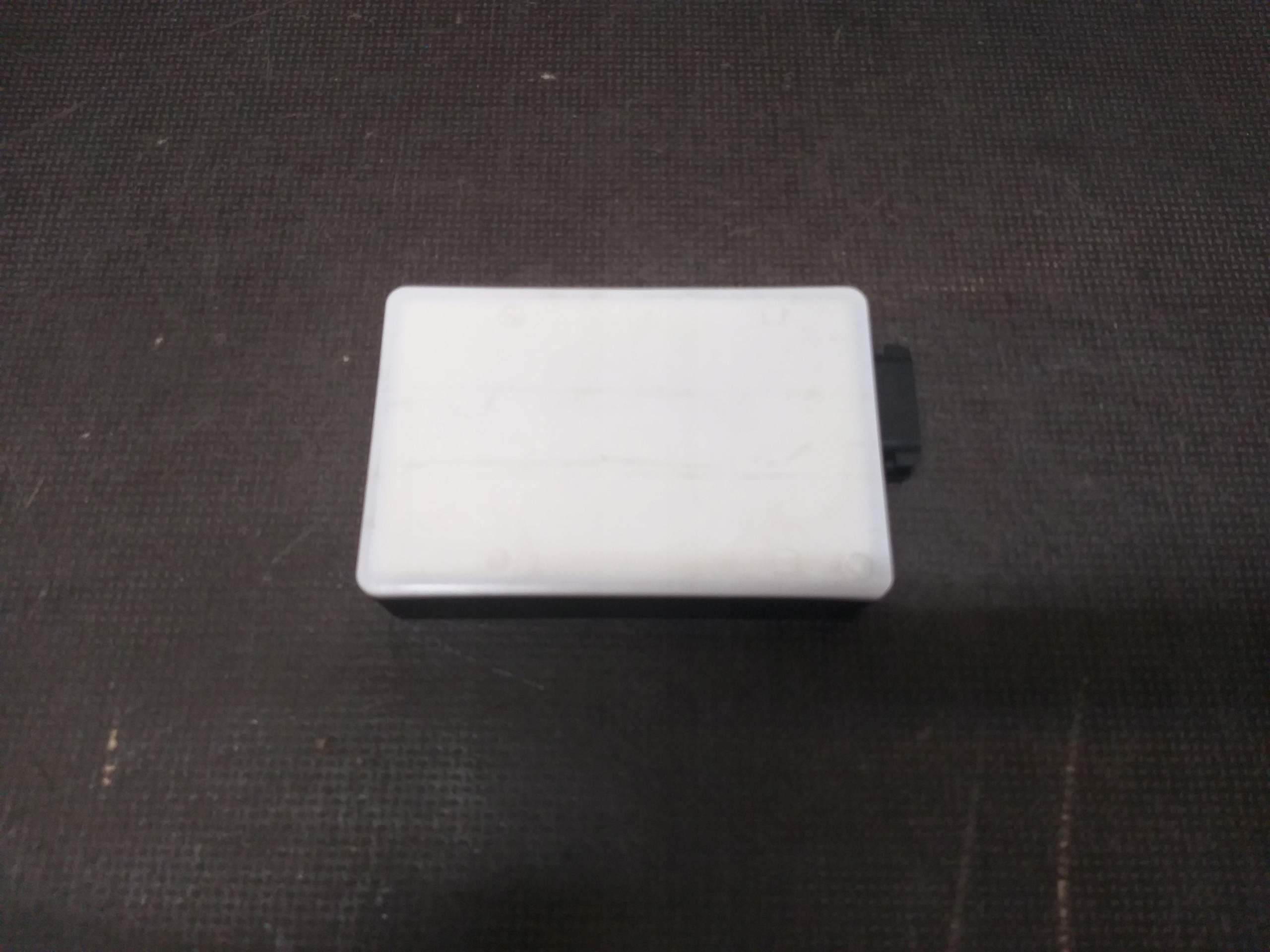 ATRAPA GRILL RADAR MERCEDES A0009052504