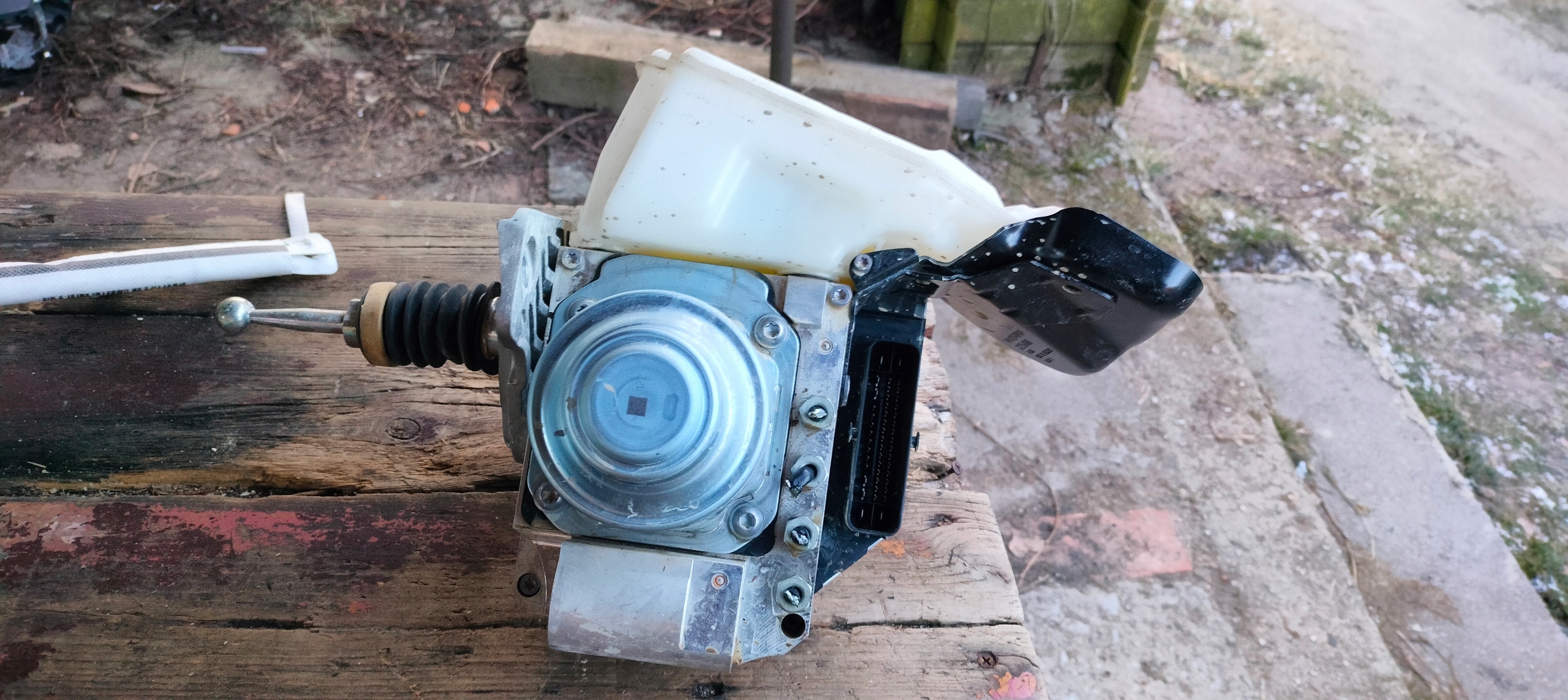насос ABS 32281728aa 32333637 volvo XC60 II V90