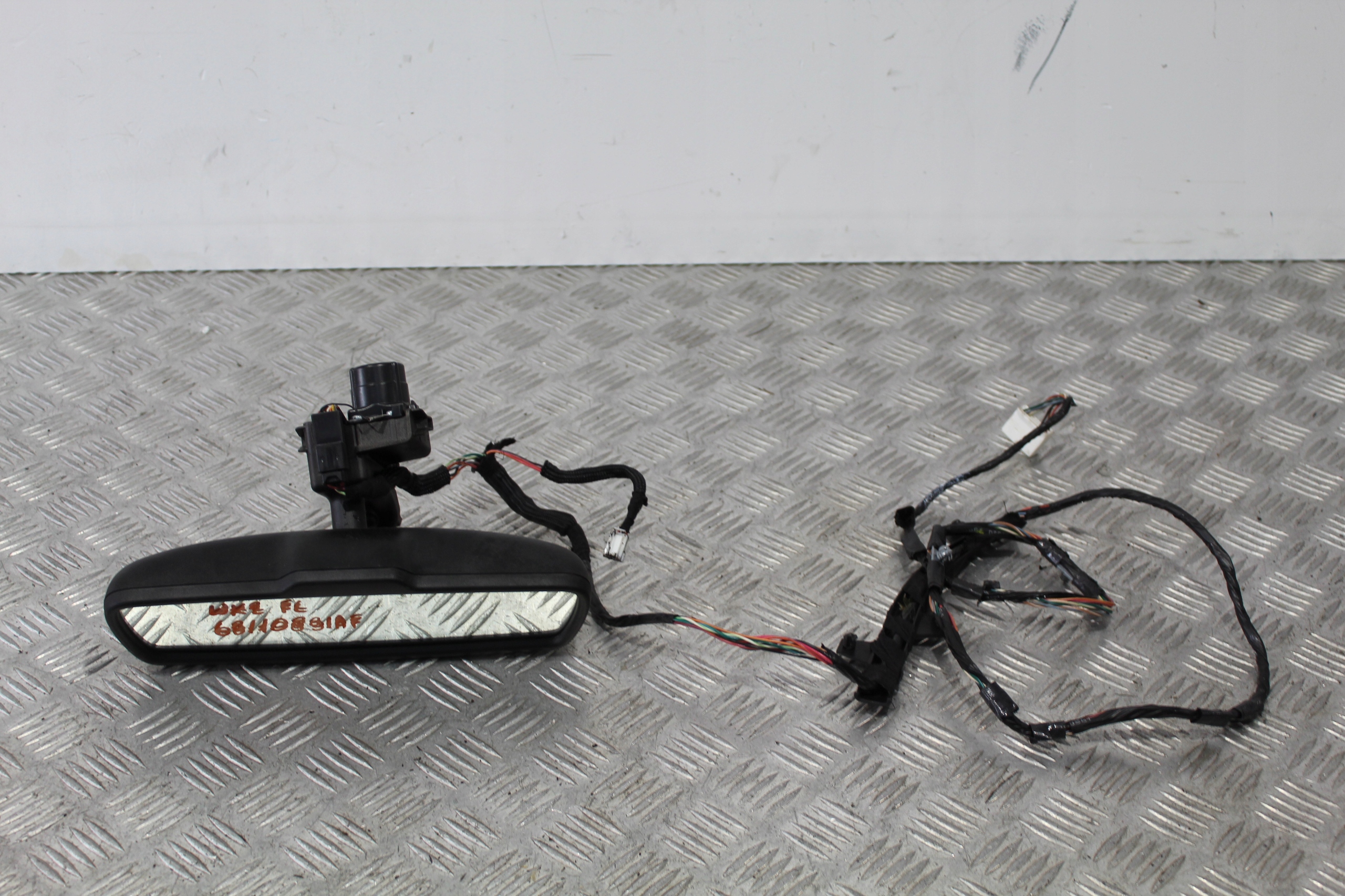 LUSTERKO WSTECZNE JEEP GRAND CHEROKEE WK2 LIFT