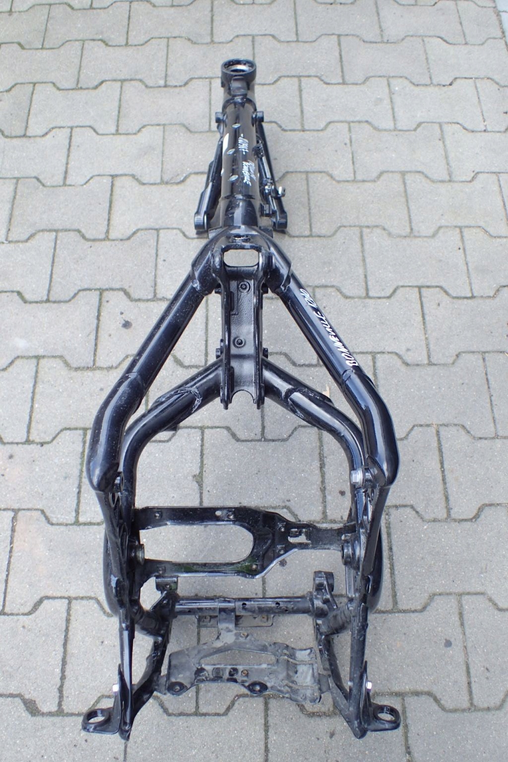 Triumph Bonneville 1200 Bobber 21- Rama Numer katalogowy części 160987