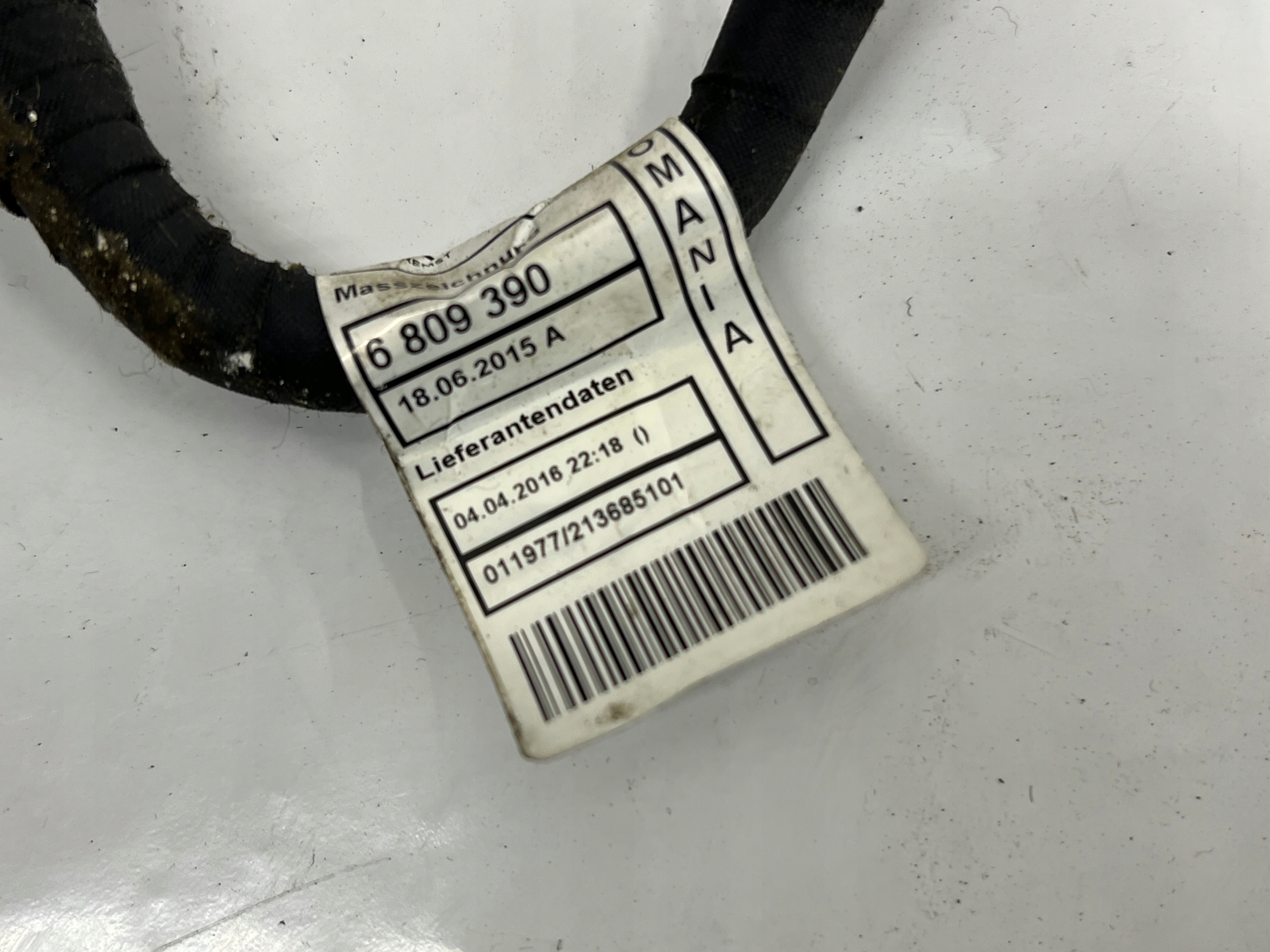 BMW F46 svorka plus 2.0d 6809390