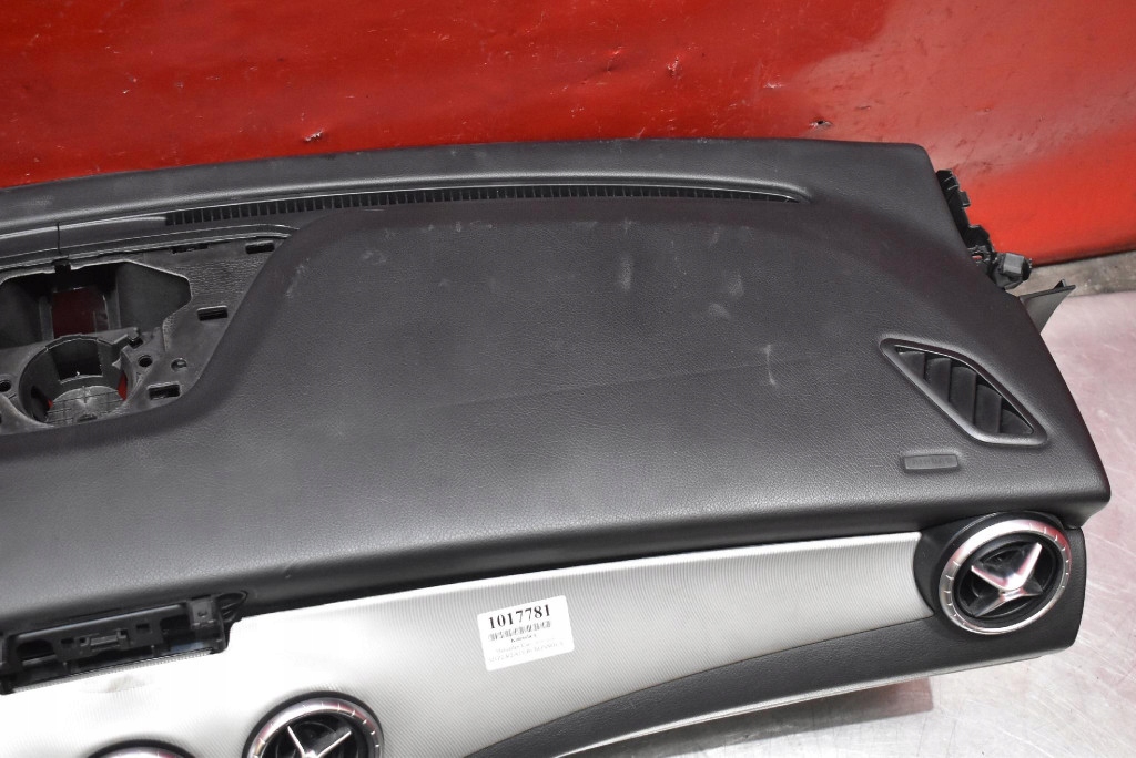 dashboard instrument panel console cockpit airbag EU MERCEDES CLA C117 13-16