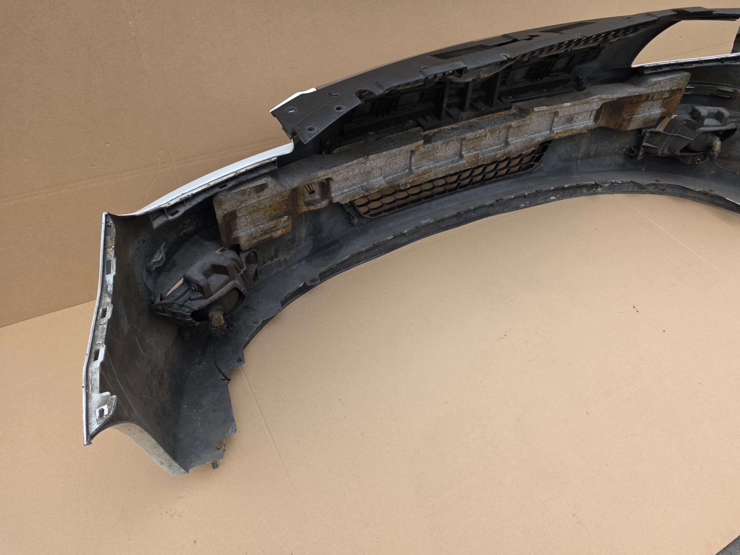 bumper front front HYUNDAI I30 and O7-10R PRZEDLIFT BIALY PRZEDLIFTEM