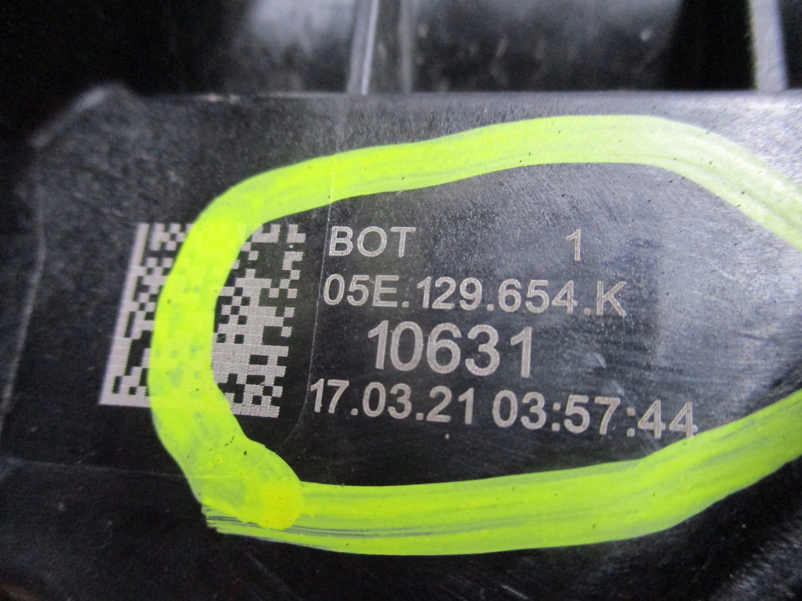 pipe hose VW 05E145654K