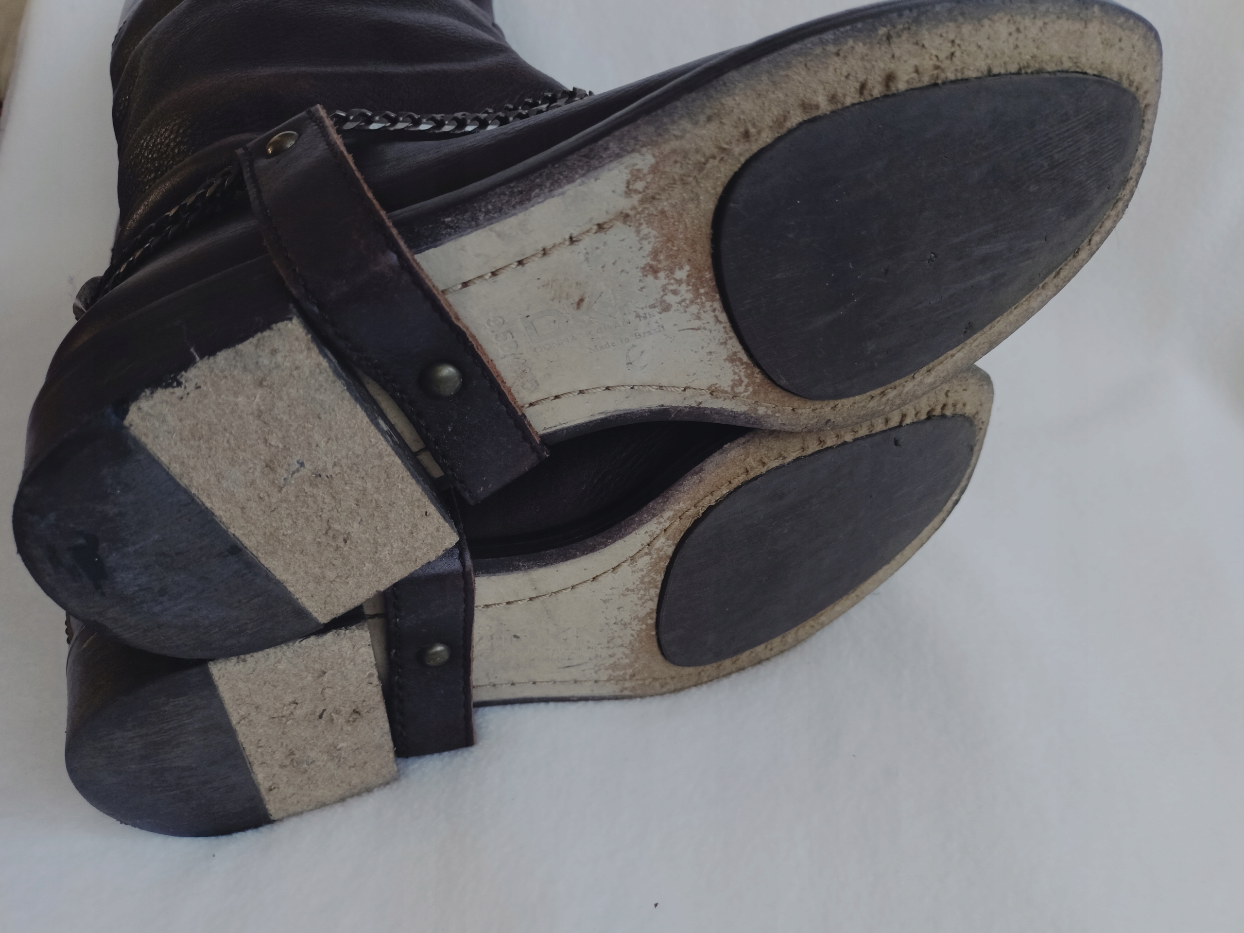 DKNY solidne skórzane kowbojki z łańcuchem 40,5 Oryginalne opakowanie producenta inne