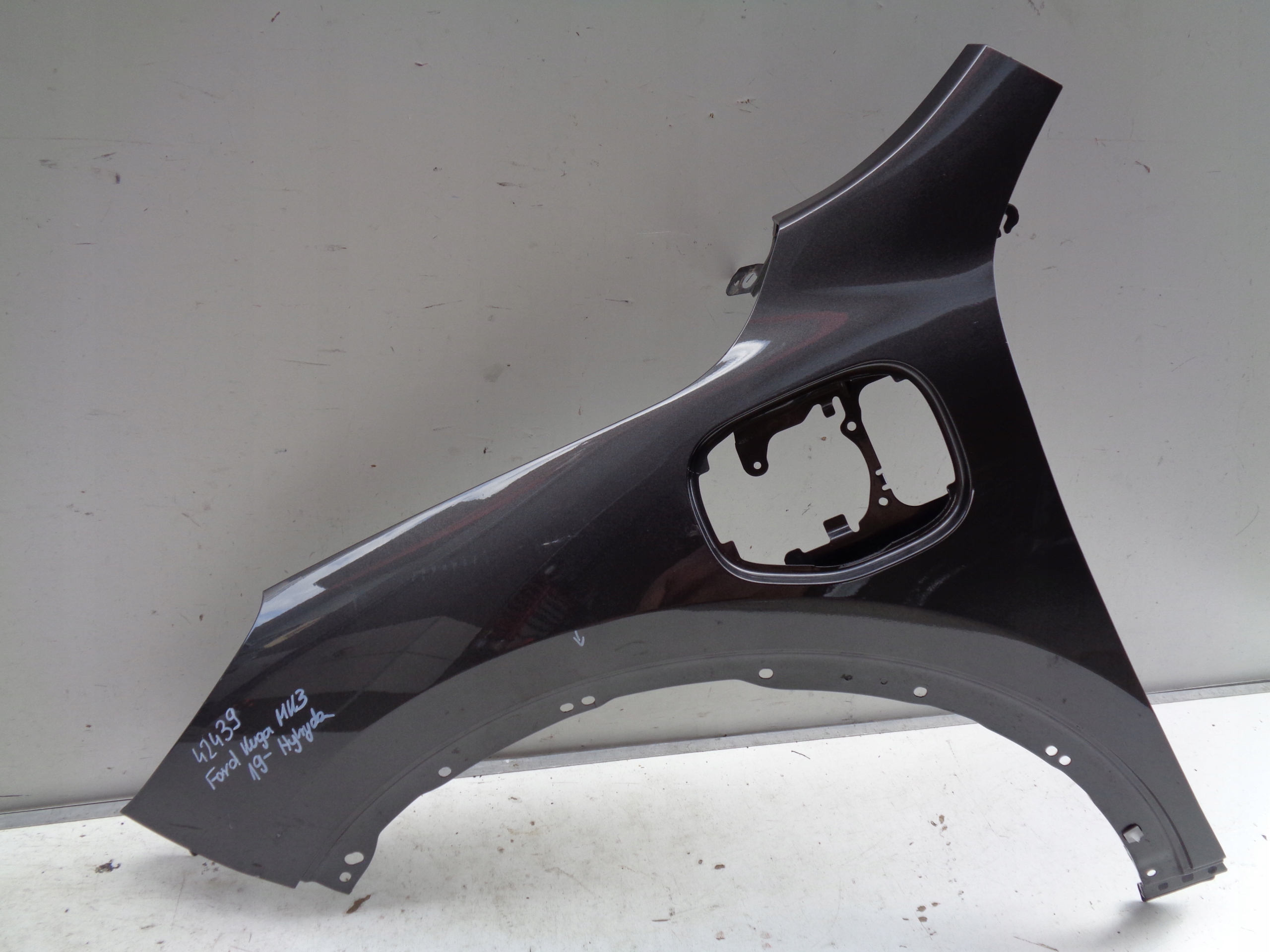 fender left front FORD KUGA MK3 19- HYBYRDA NR 42439