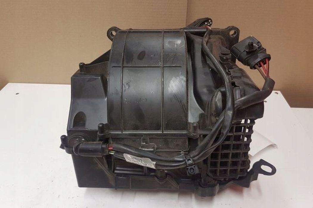 радиатор отопителя Audi A6 (4F2, C6) 4F0820155F 2.0л бензин 125kW 2007