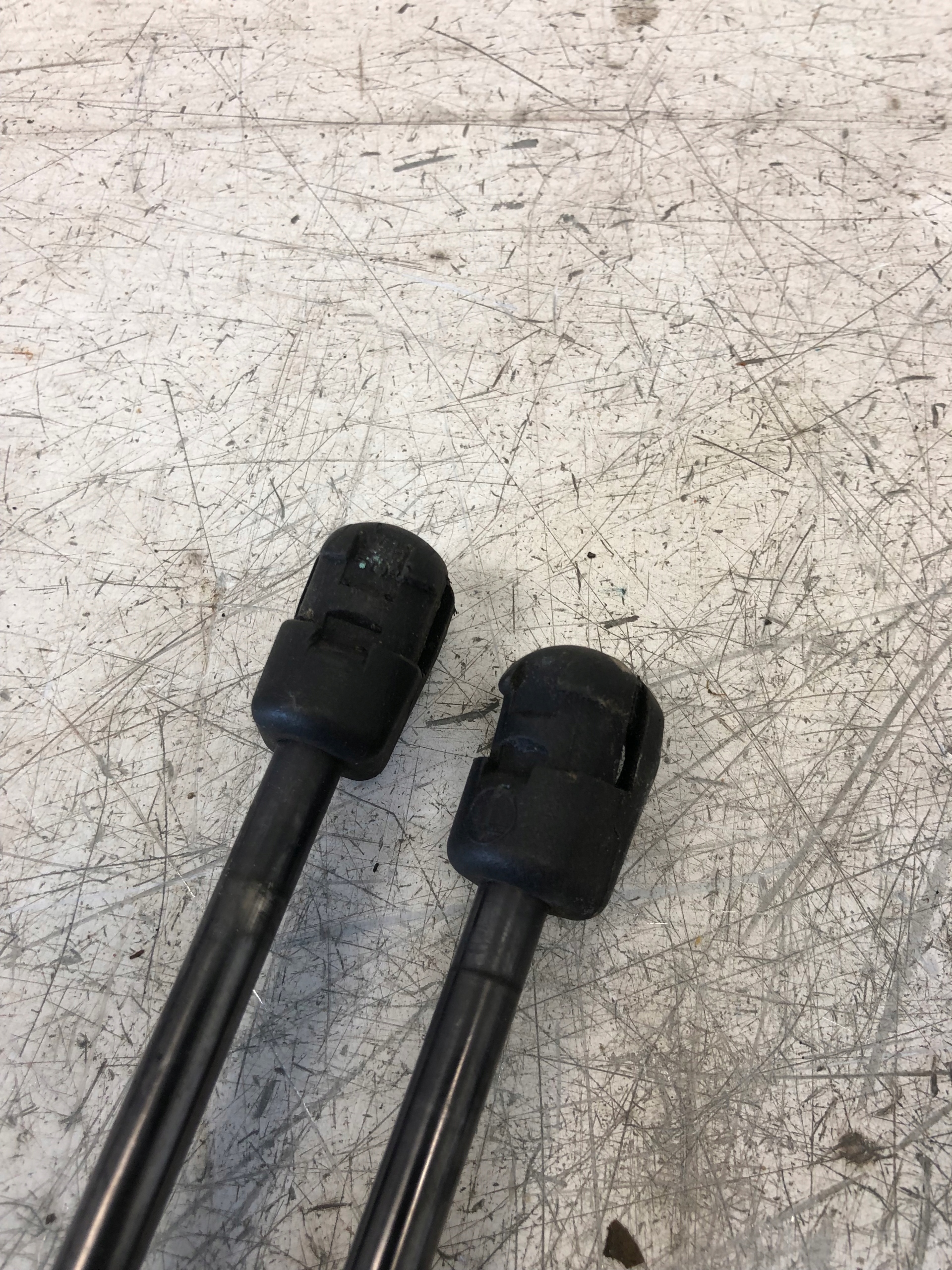 damper bonnet boot AUDI Q5 8R0827552B