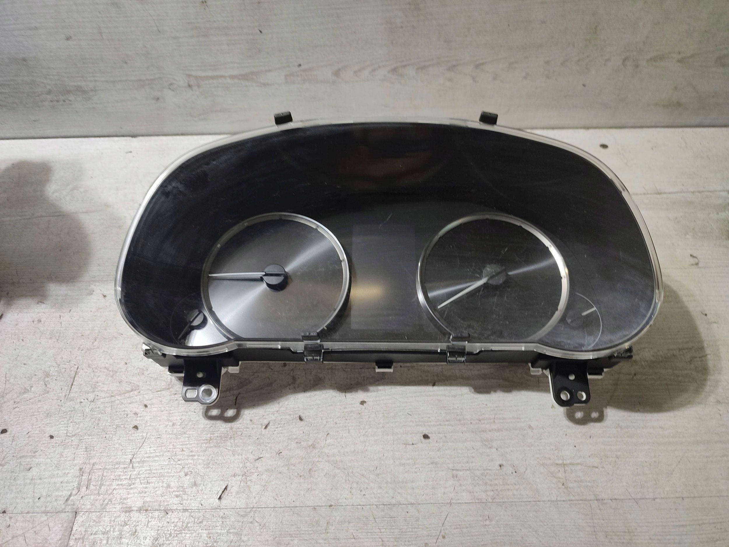Lexus RC 2019 dials / Predkosciomierz