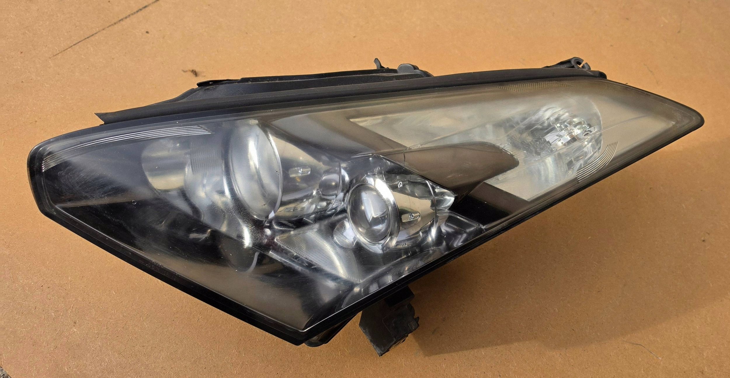 Nissan GT-R 10063954 Reflektor light front left xenon