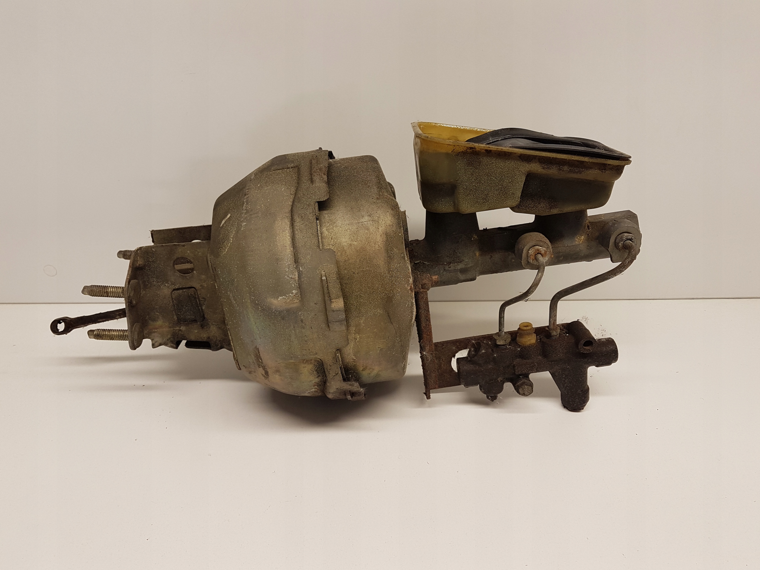 CAMARO III Z28 SERWO POMPA HAMULCOWA 82-92