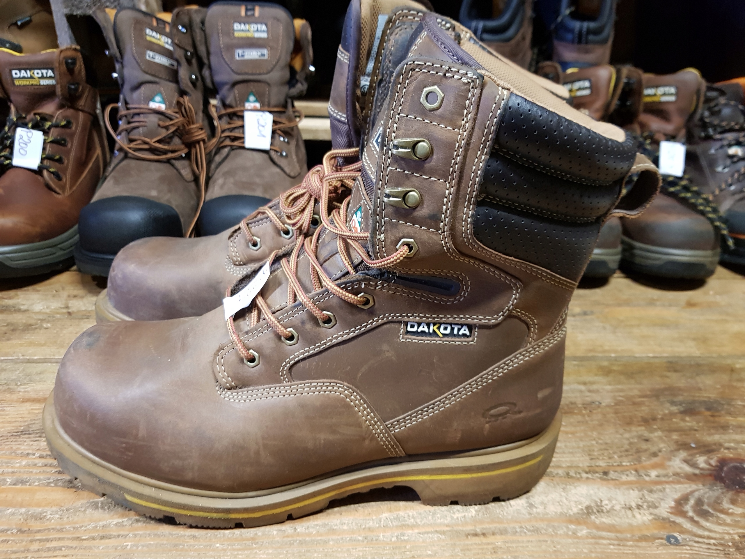 Buty robocze DAKOTA rozm 47 wkł 32 cm S3