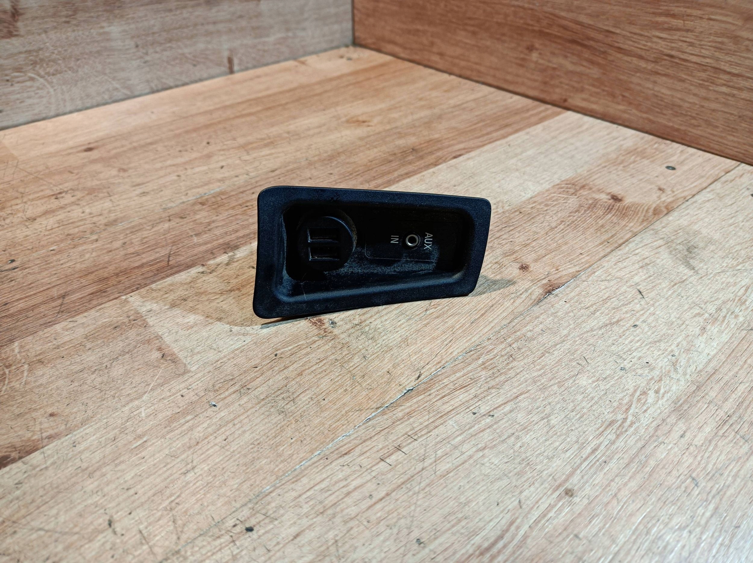 adapter AUX BMW 1 E81 E87 6930561