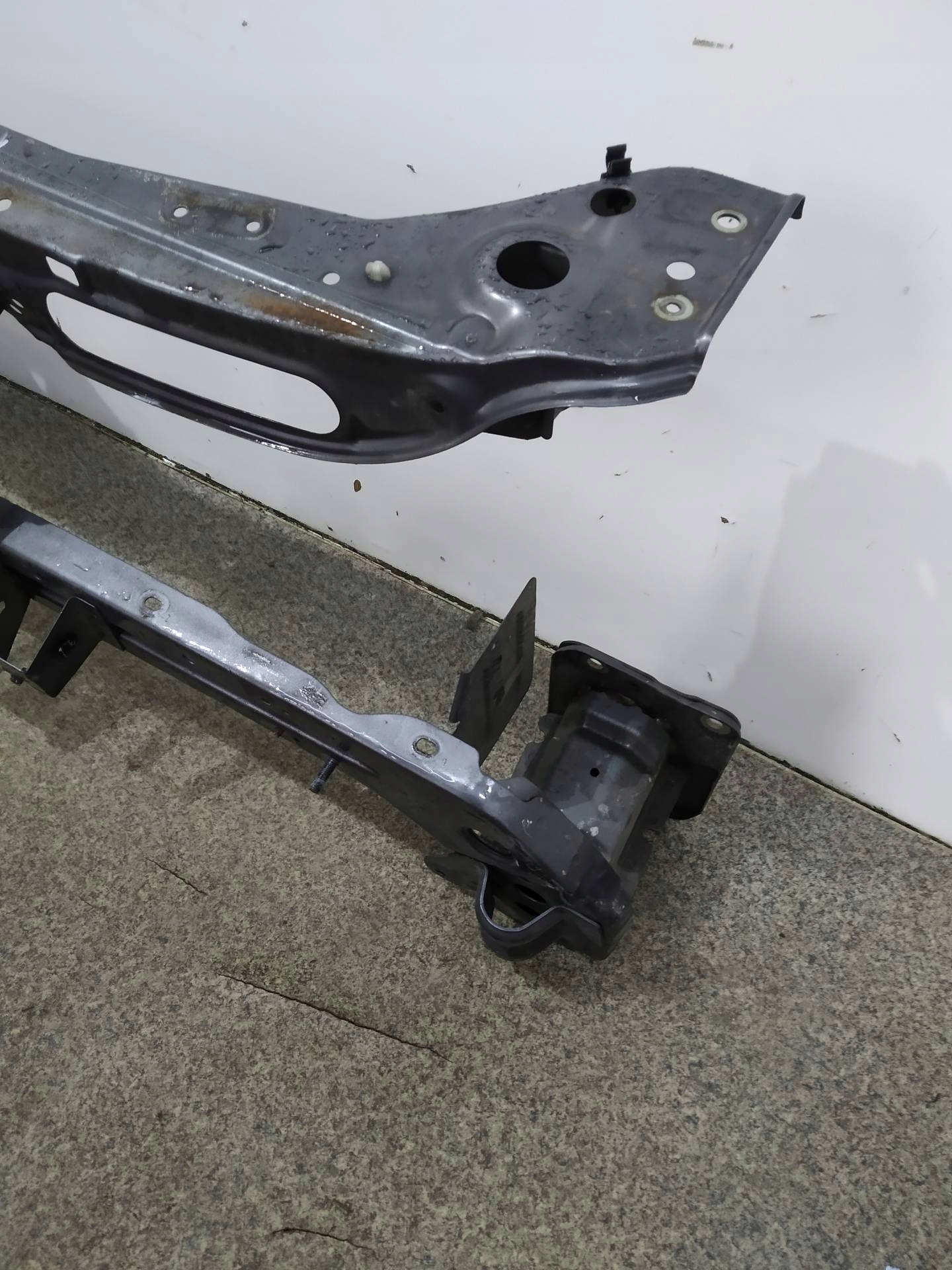 support panel for radiators pillar Mitsubishi Outlander II (2005-2013)