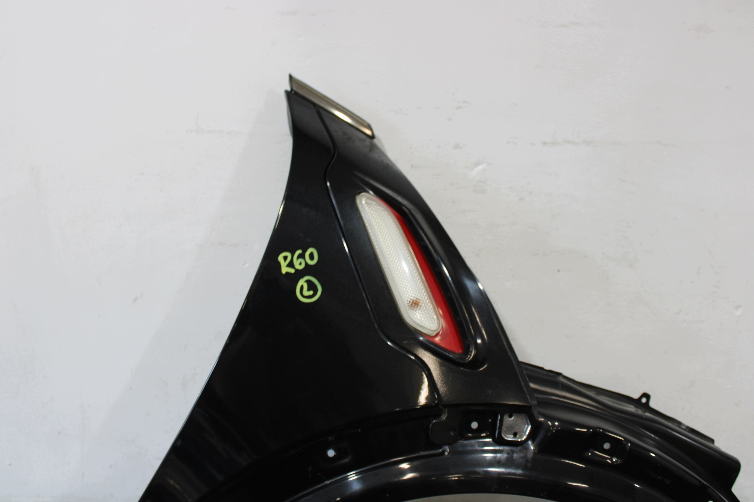 fender right front front MINI COUNTRYMAN R60 2.0D