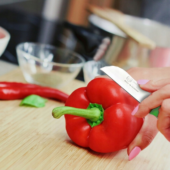 MAŁY OSTRY NÓŻ NOŻYK NOŻE WARZYW OWOCÓW JARZYN ZIEMNIAKÓW SOLINGEN B. OSTRY Materiał ostrza ze stali