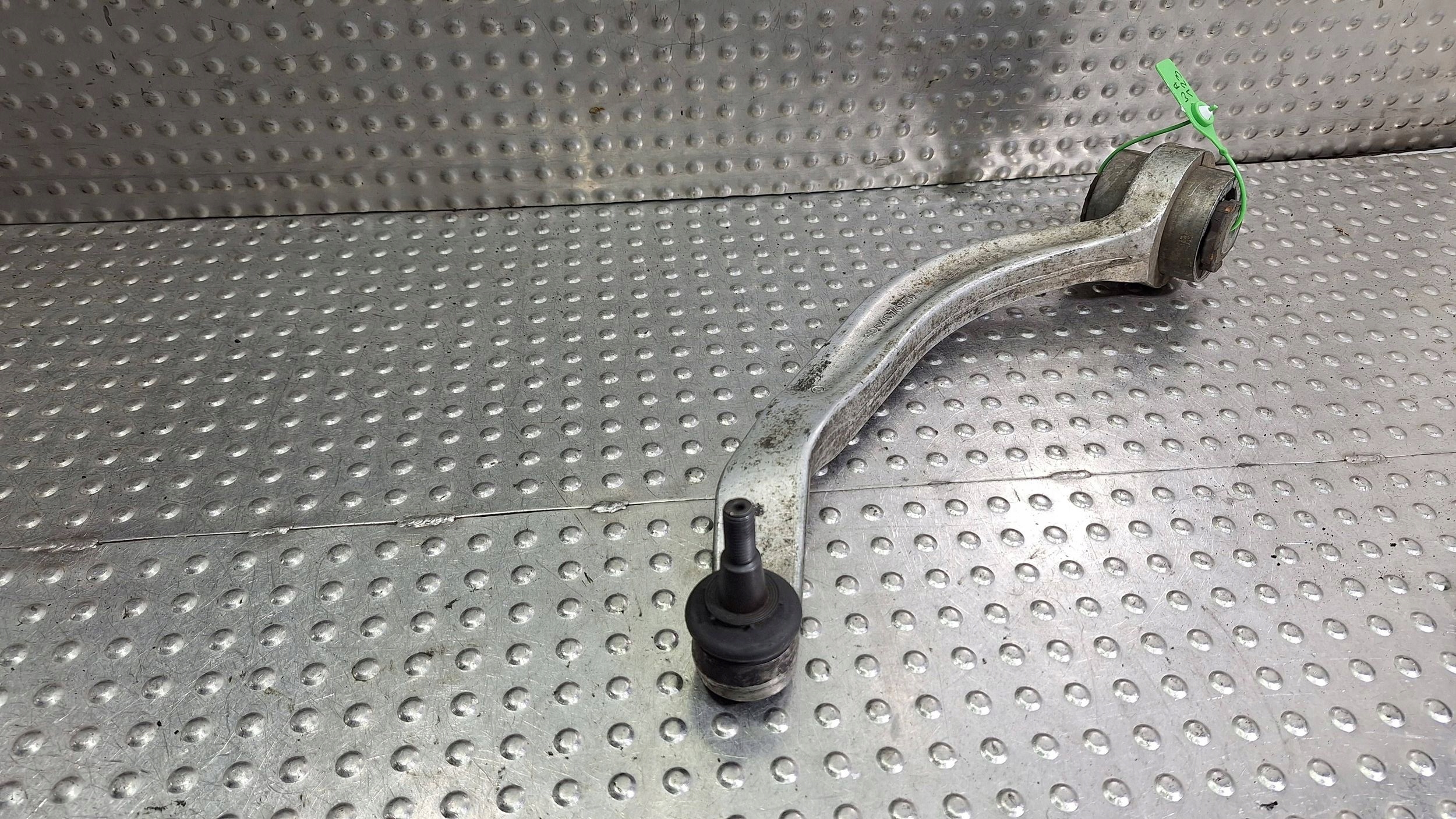 arm left front lower BANAN 4D0407695J VW PASSAT B5 AUDI A4 B5 A8 D2