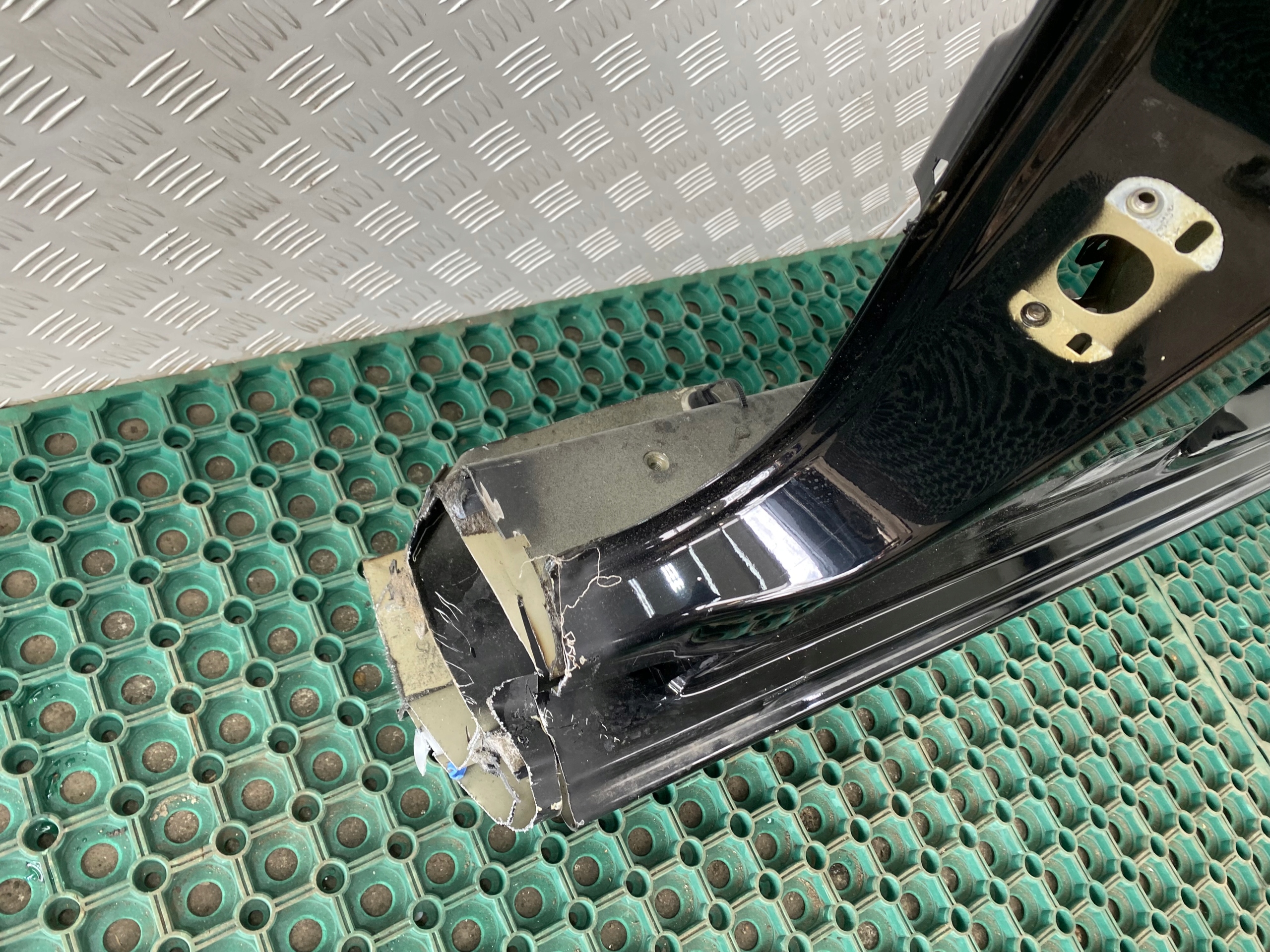 COMBO E RIFTER BERLINGO IV 18-26 threshold right pillar corner BOK colour KTV