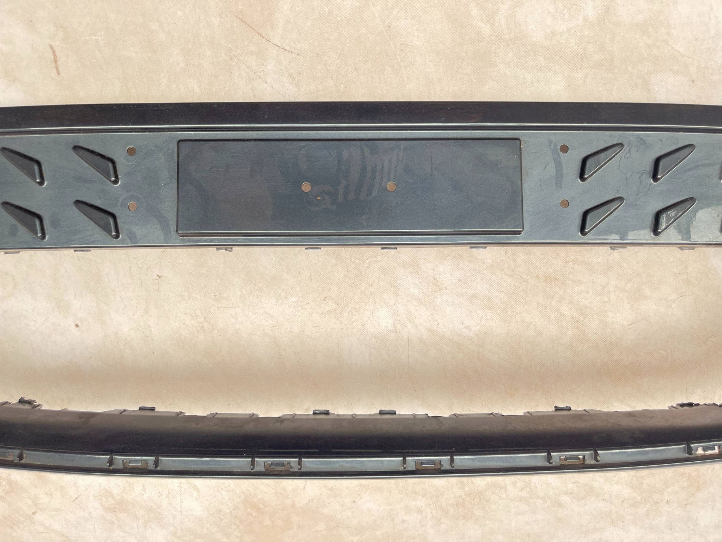 Frontstoßstange vorne Grill CUPRA BORN 10E805903C