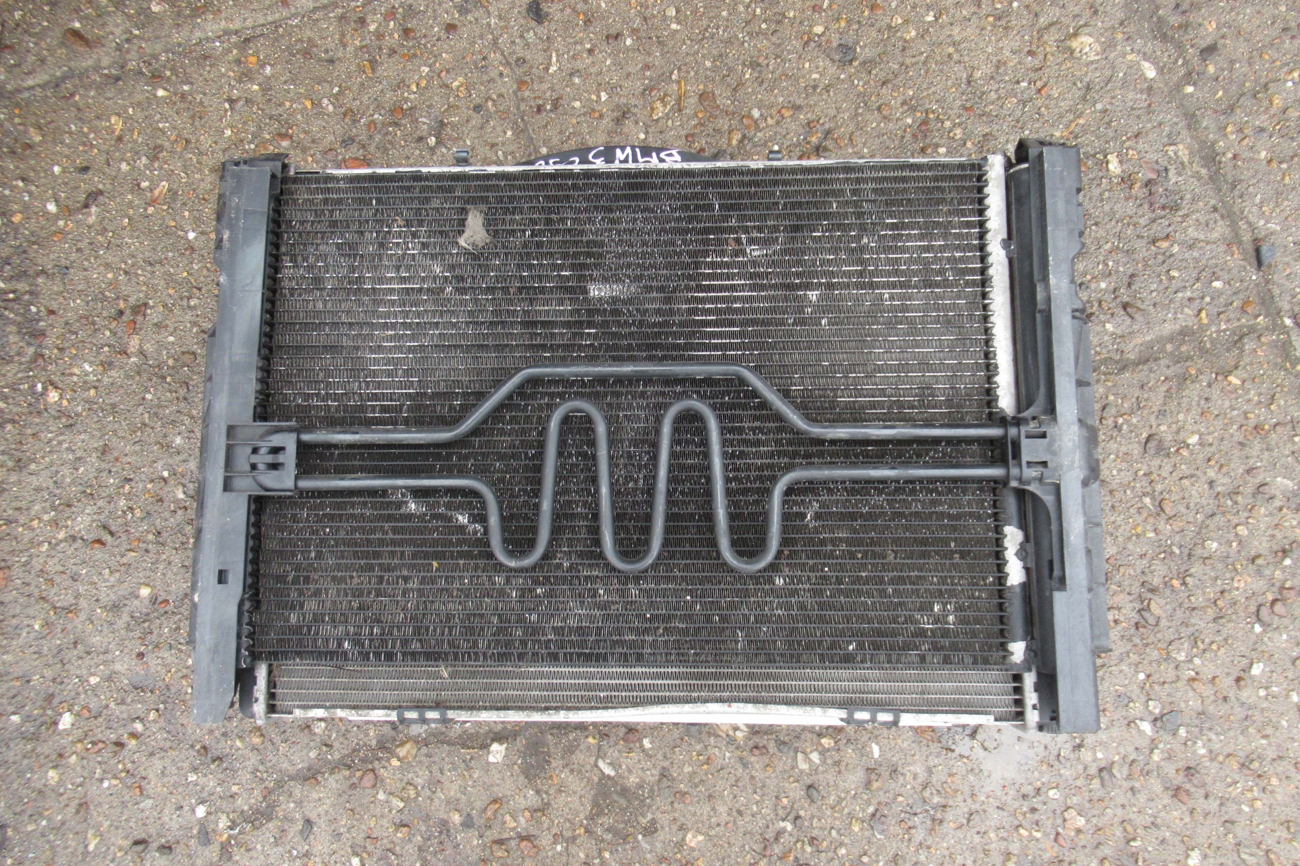 BMW E90 2.0 and radiator complete 6937515