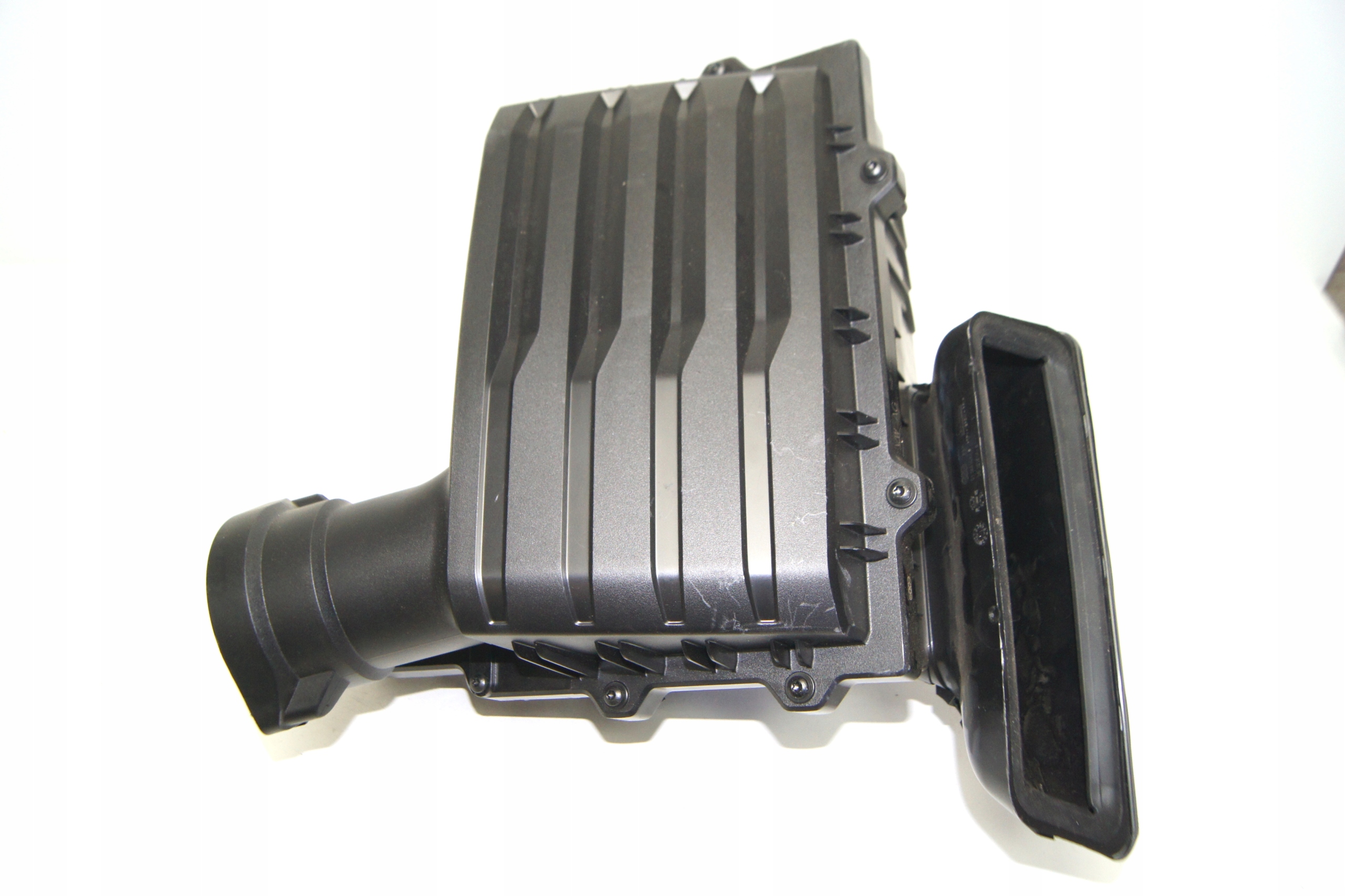 GD PASSAT B8 корпус повітряного фільтра 5qf129601g