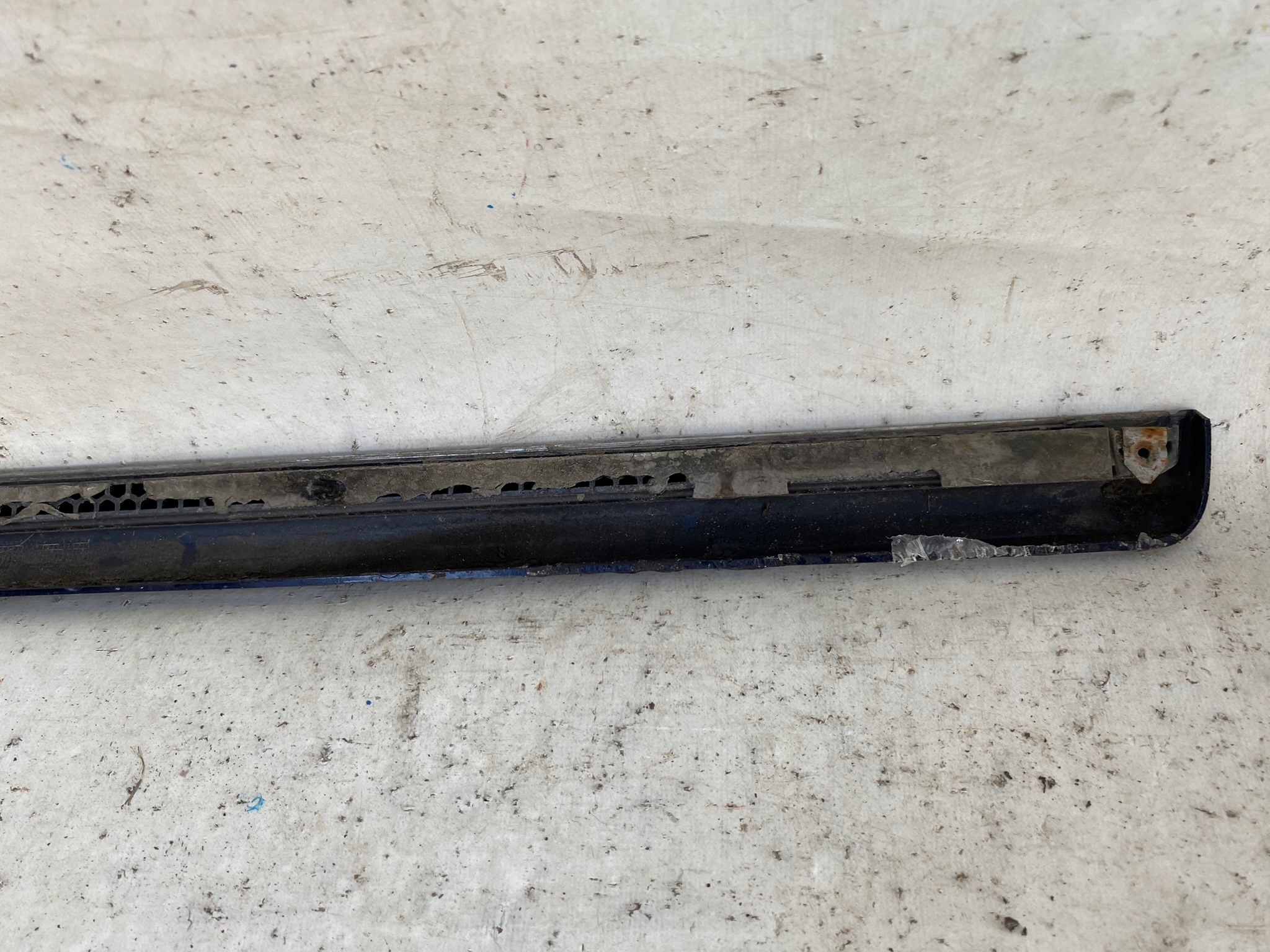 VW PASSAT B7 10- moulding door front left 3AA854939A