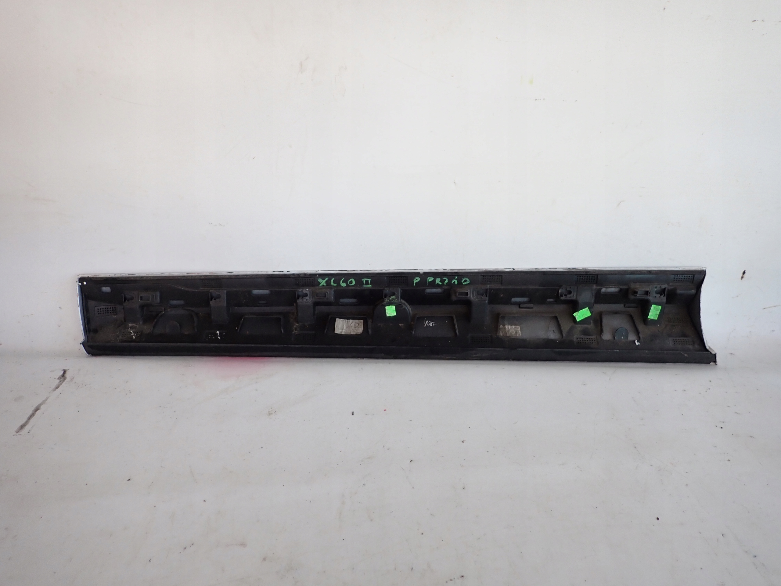 VOLVO XC60 II 17-22 moulding door right front