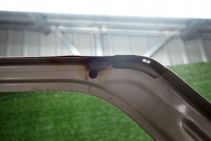 VW T-ROC TROC 17- door left rear. rear part