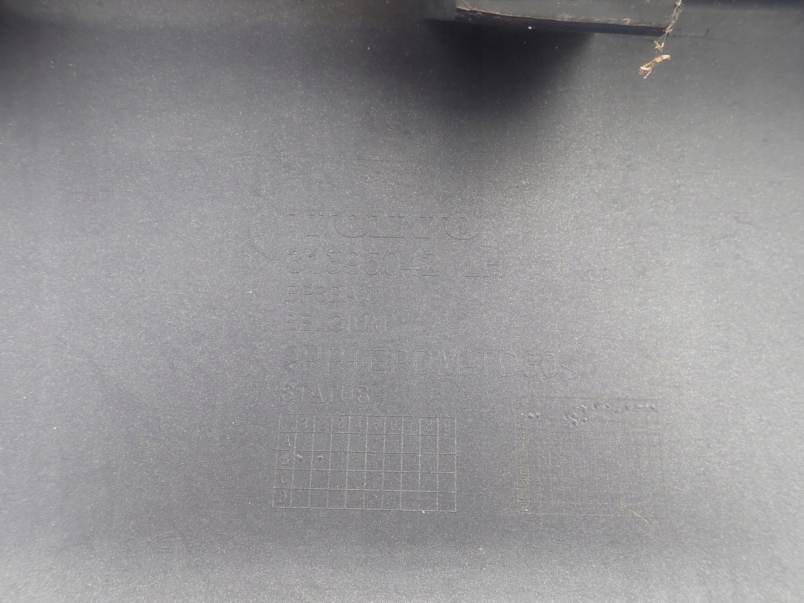 VOLVO V40 12-> threshold left moulding threshold left