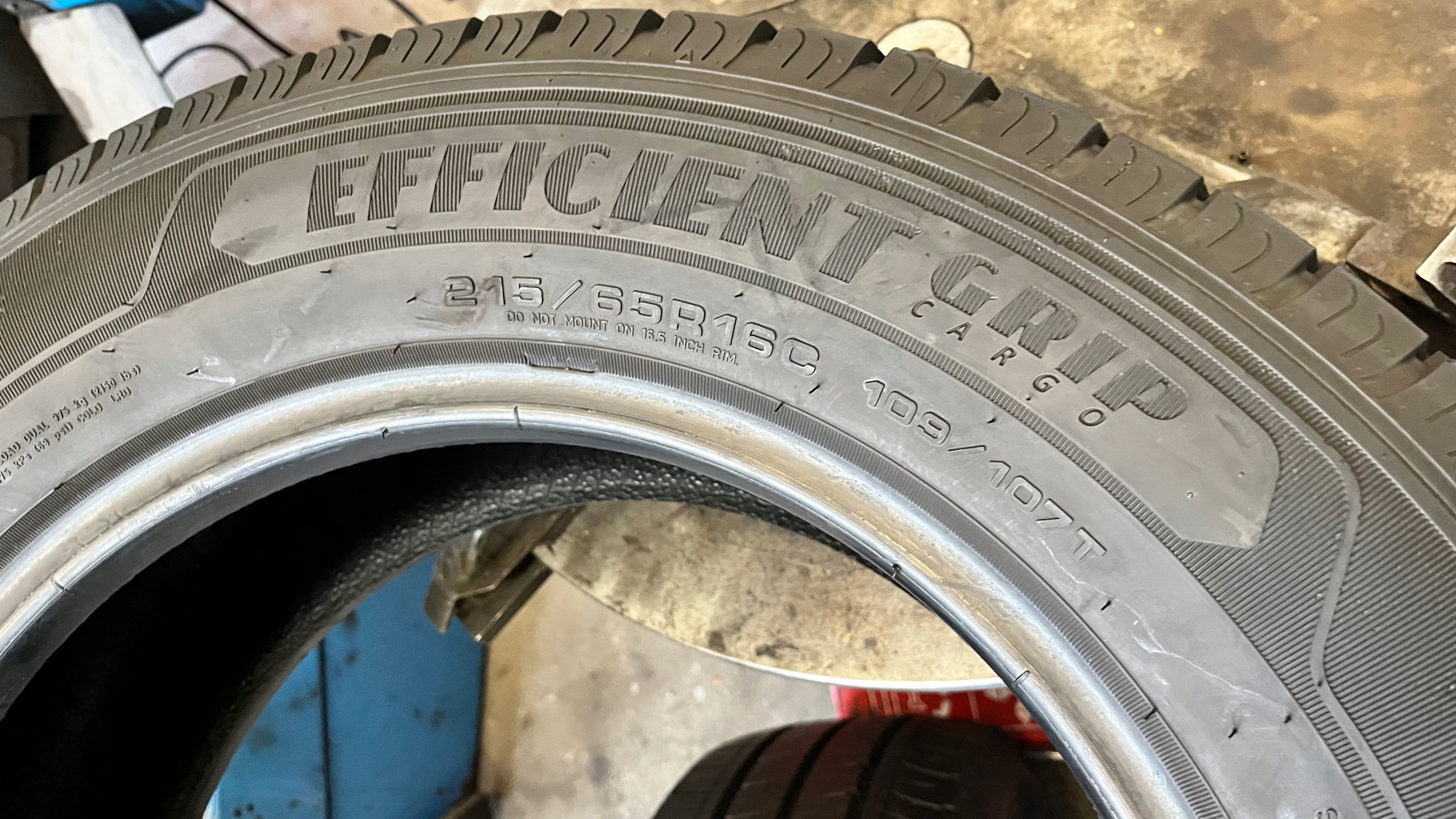 2 tyres summer 215/65R16C Goodyear EfficientGrip Cargo as new 8mm